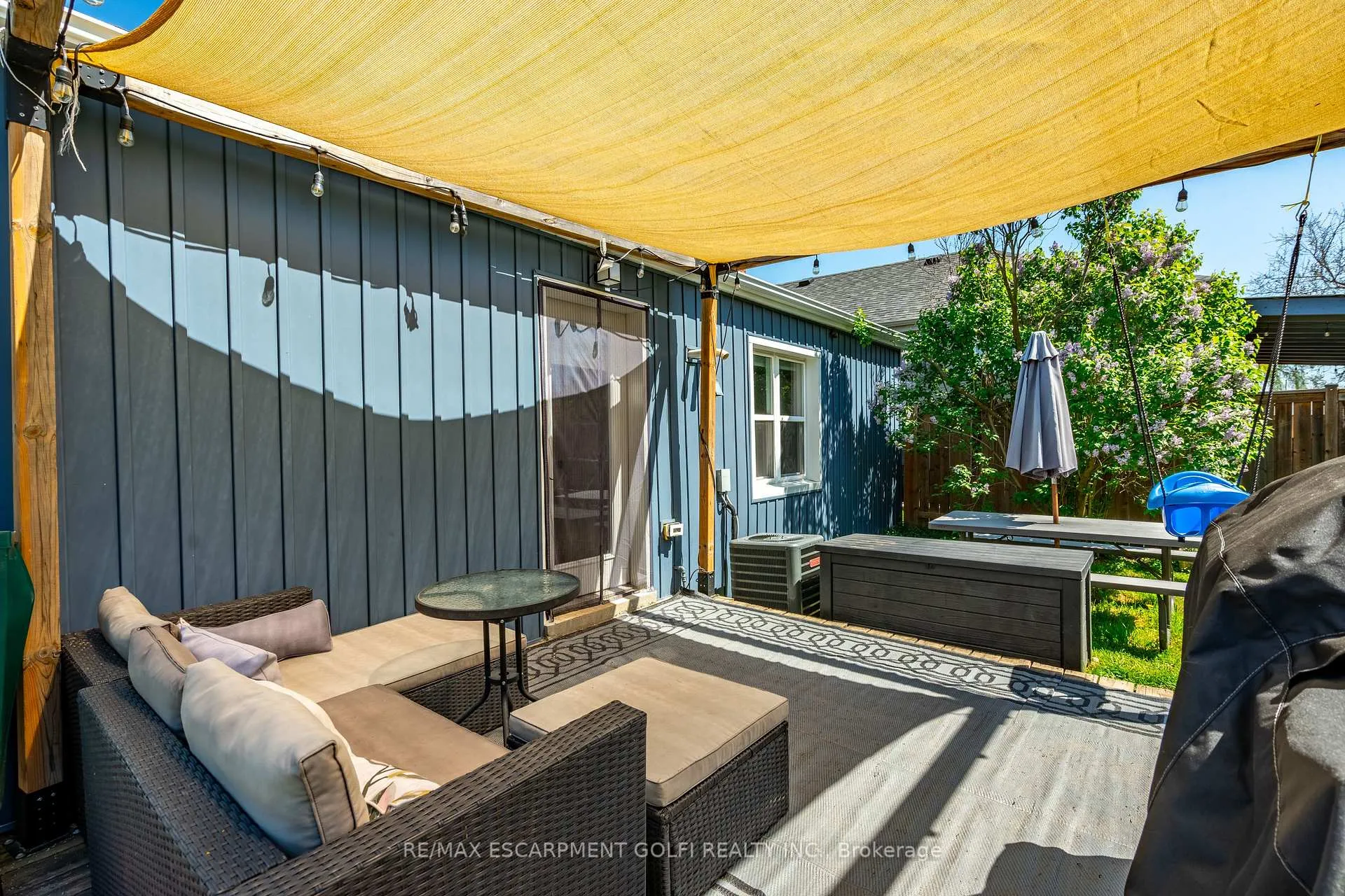 Photo 28 of 27 Grapeview Drive, St. Catharines, Grapeview — HOMEH