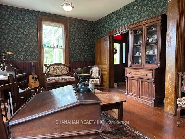 Photo 11 of 608 Ontario Street, Warwick, Watford — HOMEH