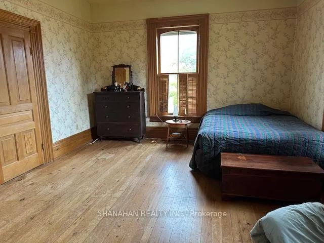 Photo 33 of 608 Ontario Street, Warwick, Watford — HOMEH