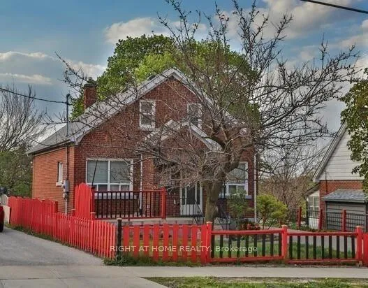 Photo 6 of Unit UPPER, 950 Queens Boulevard, Kitchener, St. Marys Hospital — HOMEH