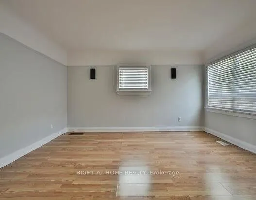 Photo 11 of Unit UPPER, 950 Queens Boulevard, Kitchener, St. Marys Hospital — HOMEH