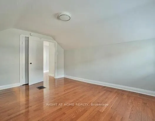 Photo 31 of Unit UPPER, 950 Queens Boulevard, Kitchener, St. Marys Hospital — HOMEH