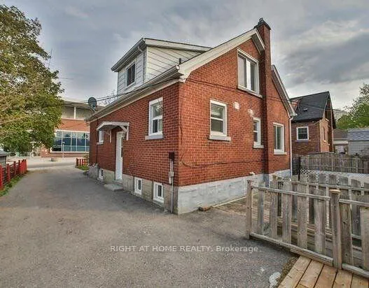 Photo 34 of Unit UPPER, 950 Queens Boulevard, Kitchener, St. Marys Hospital — HOMEH