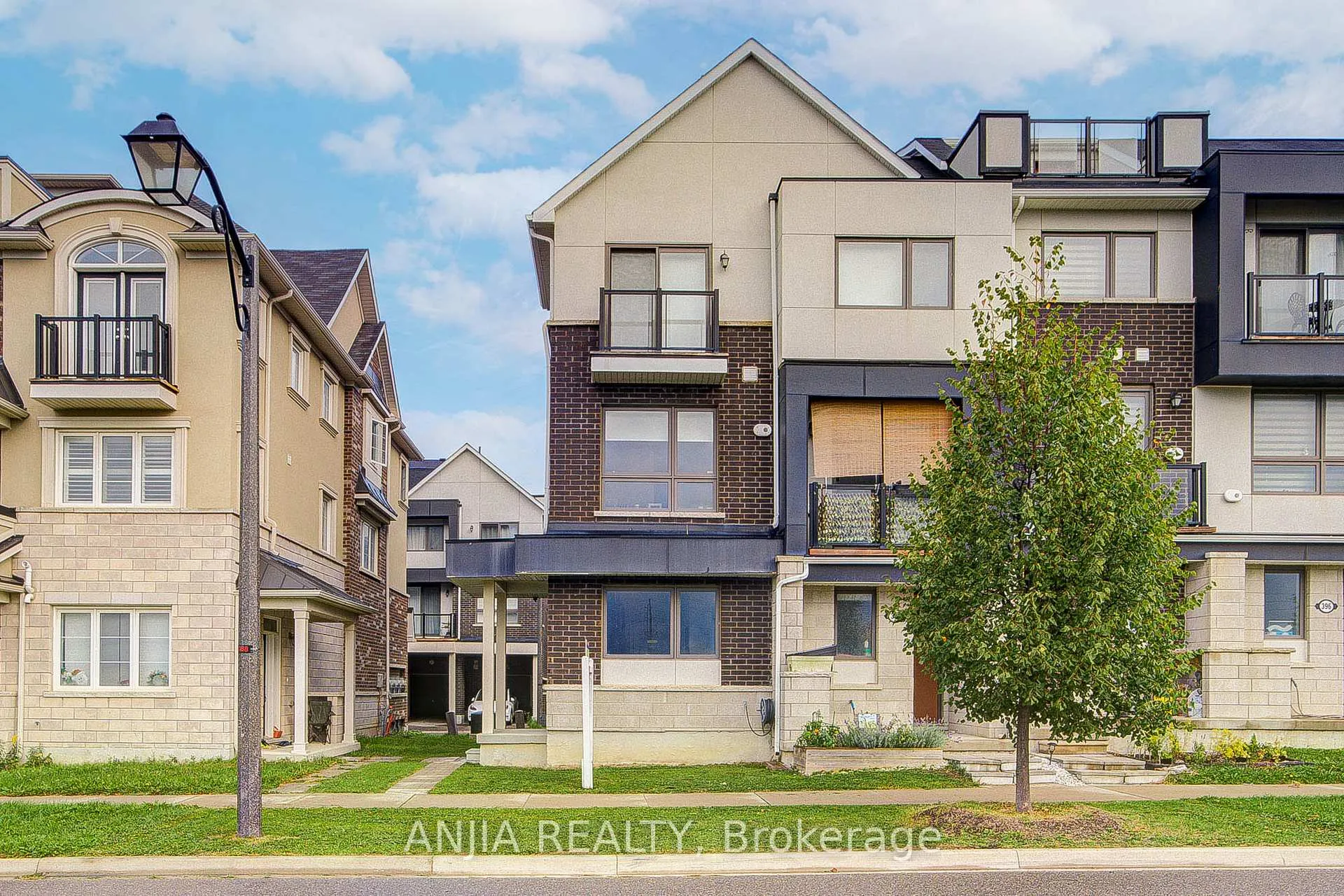 Photo 2 of 390 Arthur Bonner Avenue, Markham, Cornell — HOMEH
