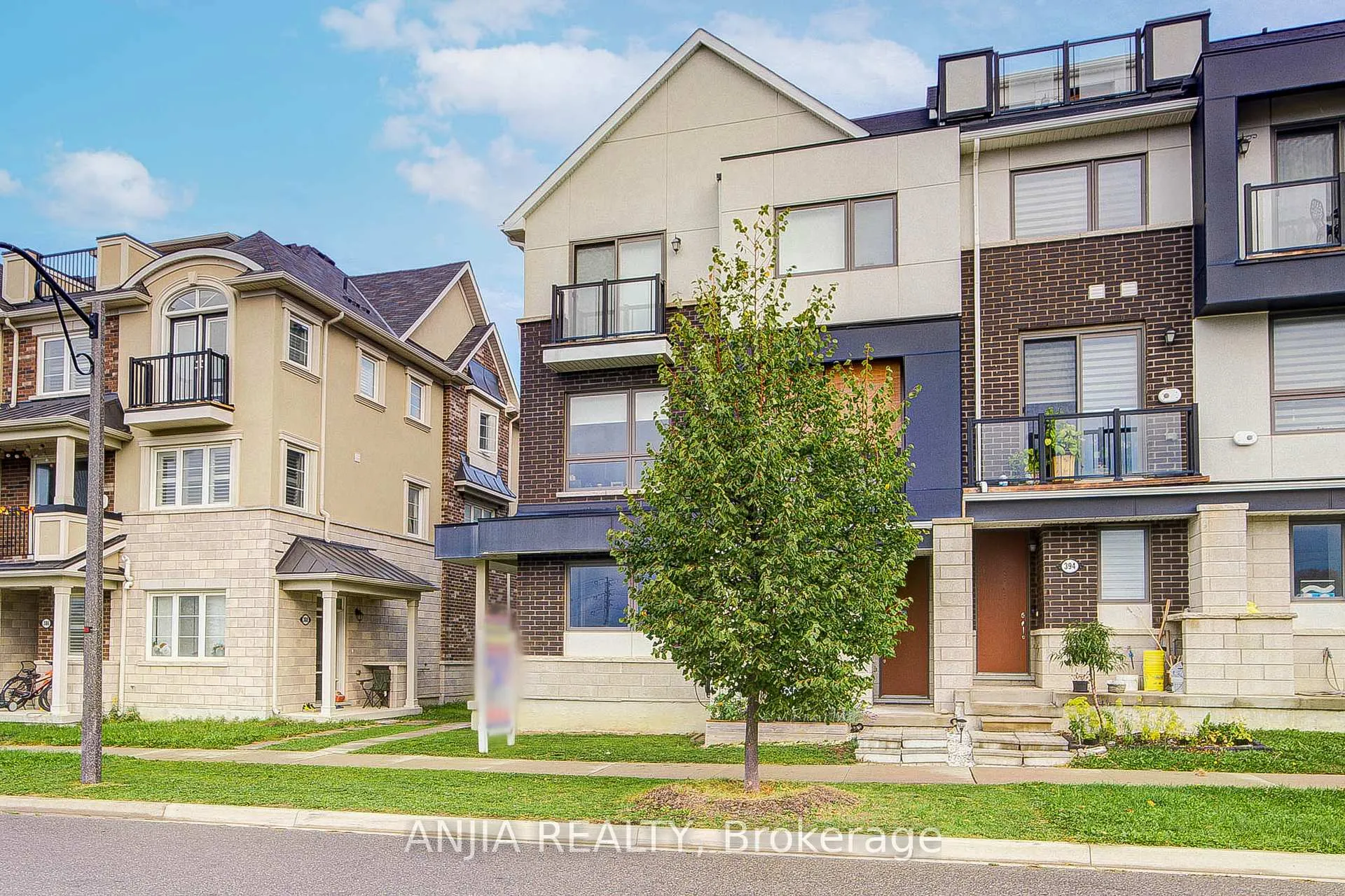 Photo 3 of 390 Arthur Bonner Avenue, Markham, Cornell — HOMEH