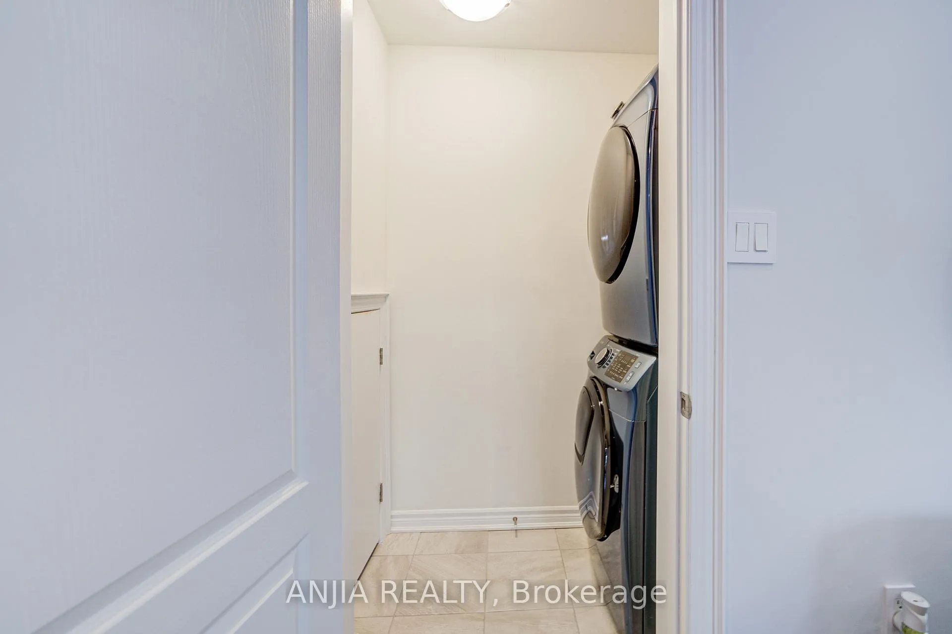 Photo 26 of 390 Arthur Bonner Avenue, Markham, Cornell — HOMEH