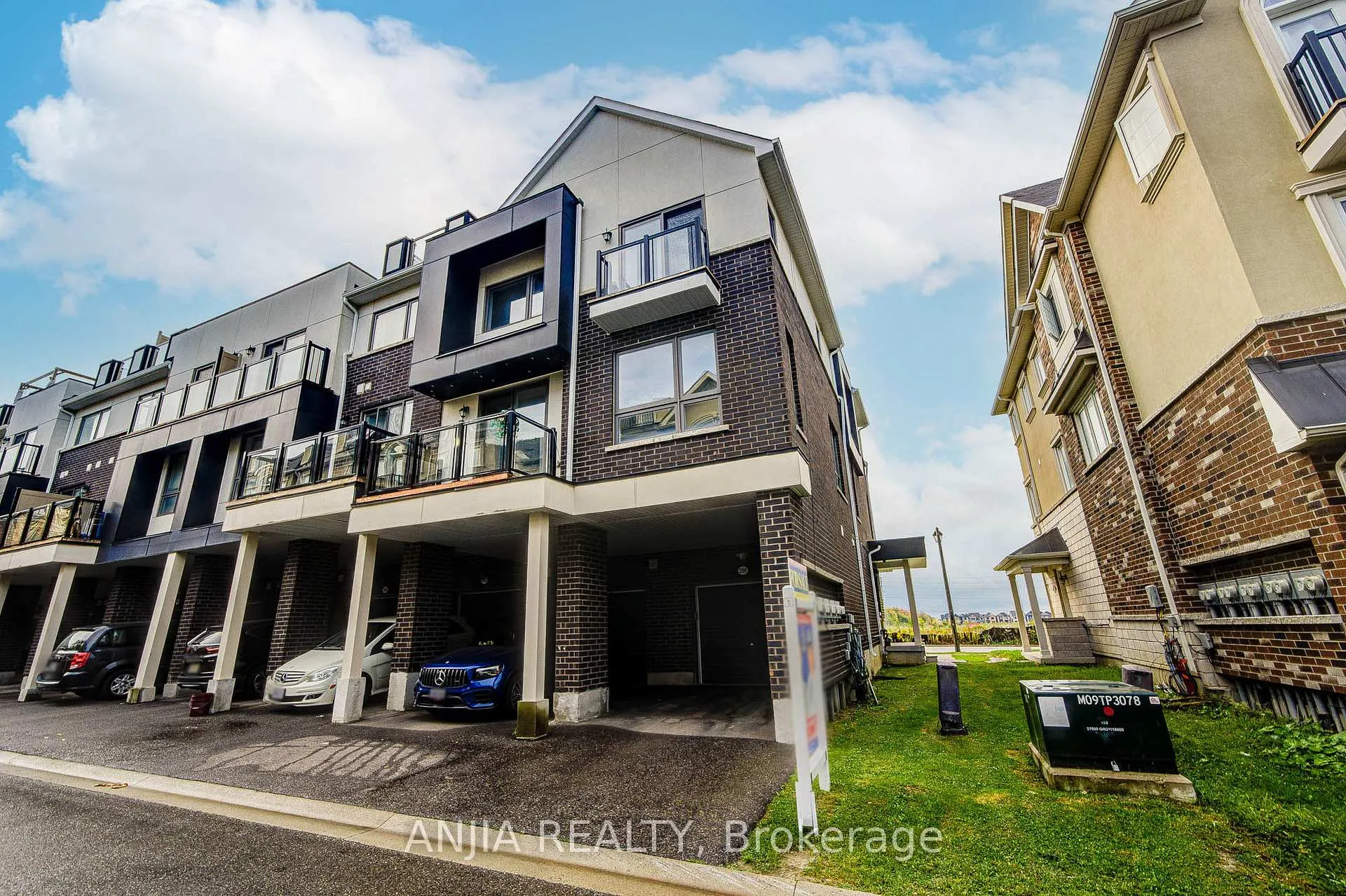 Photo 48 of 390 Arthur Bonner Avenue, Markham, Cornell — HOMEH