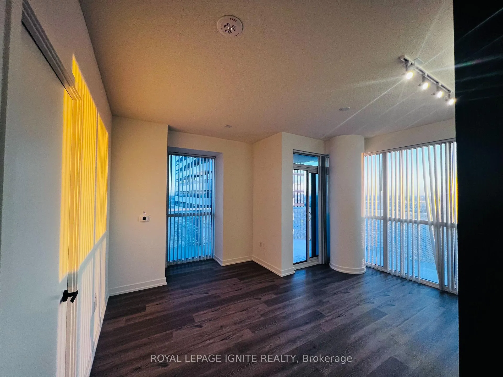 Photo 3 of Unit 1806, 225 Commerce Street, Vaughan, Vaughan Corporate Centre — HOMEH