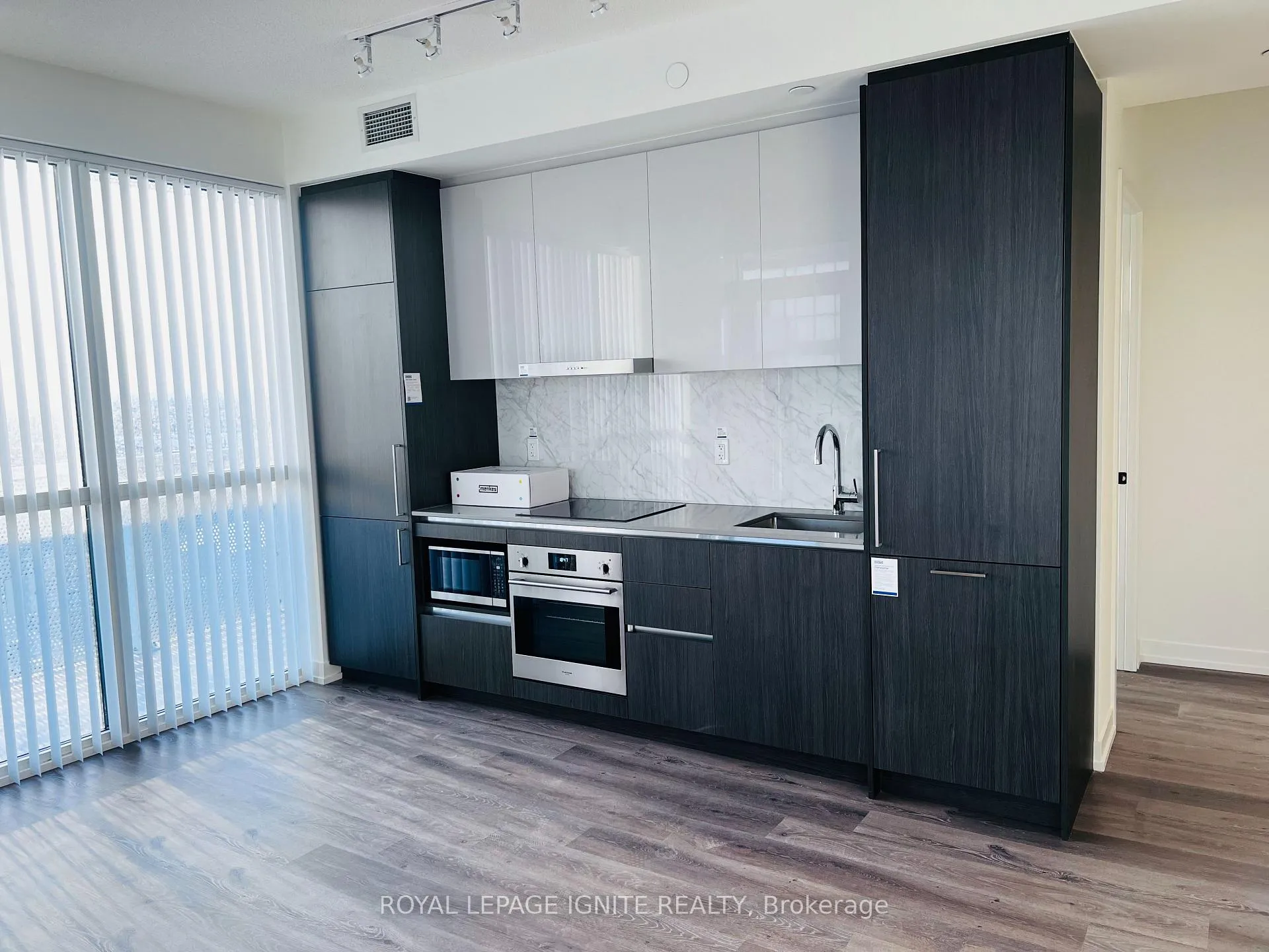 Photo 4 of Unit 1806, 225 Commerce Street, Vaughan, Vaughan Corporate Centre — HOMEH