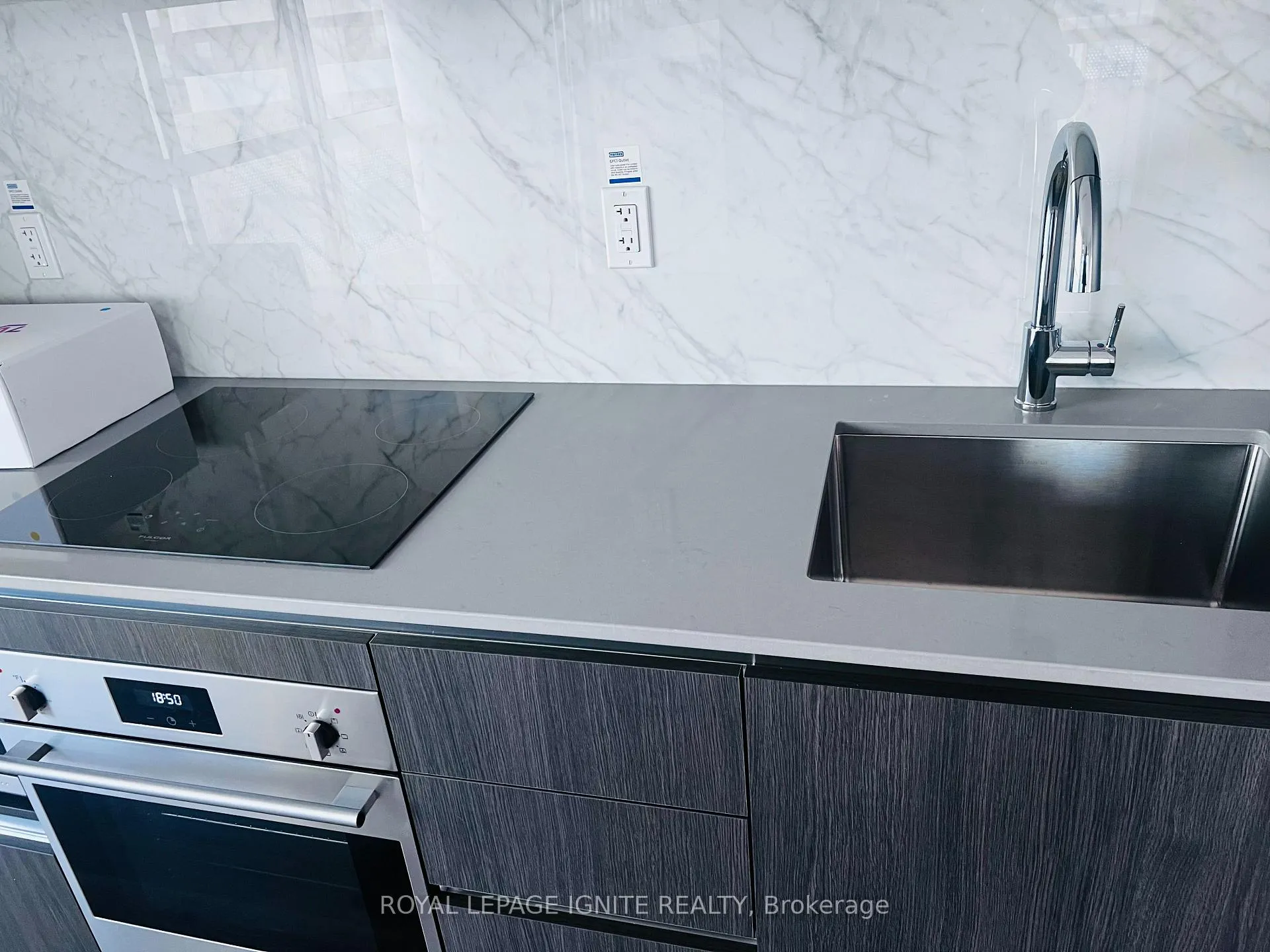 Photo 7 of Unit 1806, 225 Commerce Street, Vaughan, Vaughan Corporate Centre — HOMEH