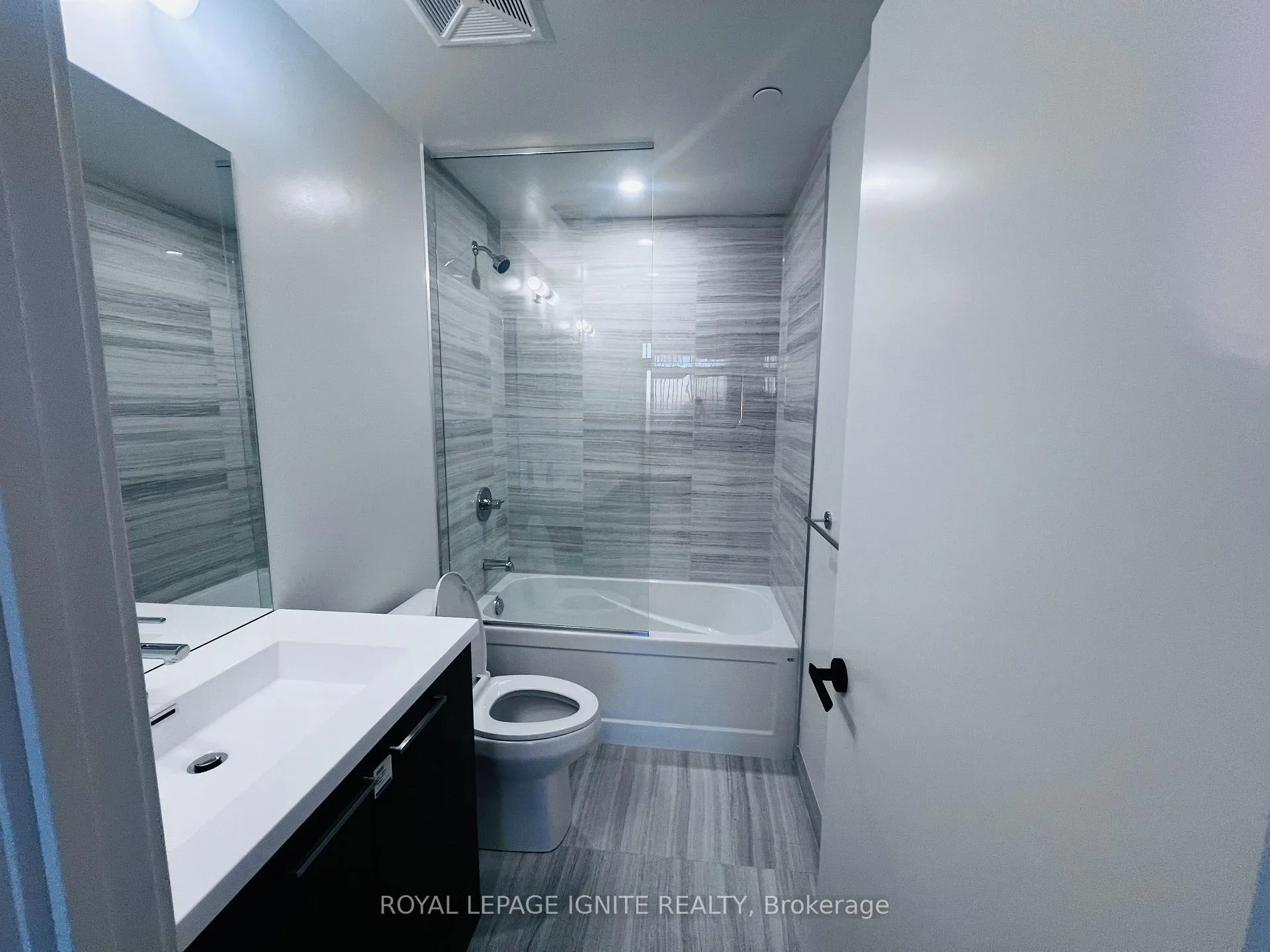 Photo 10 of Unit 1806, 225 Commerce Street, Vaughan, Vaughan Corporate Centre — HOMEH