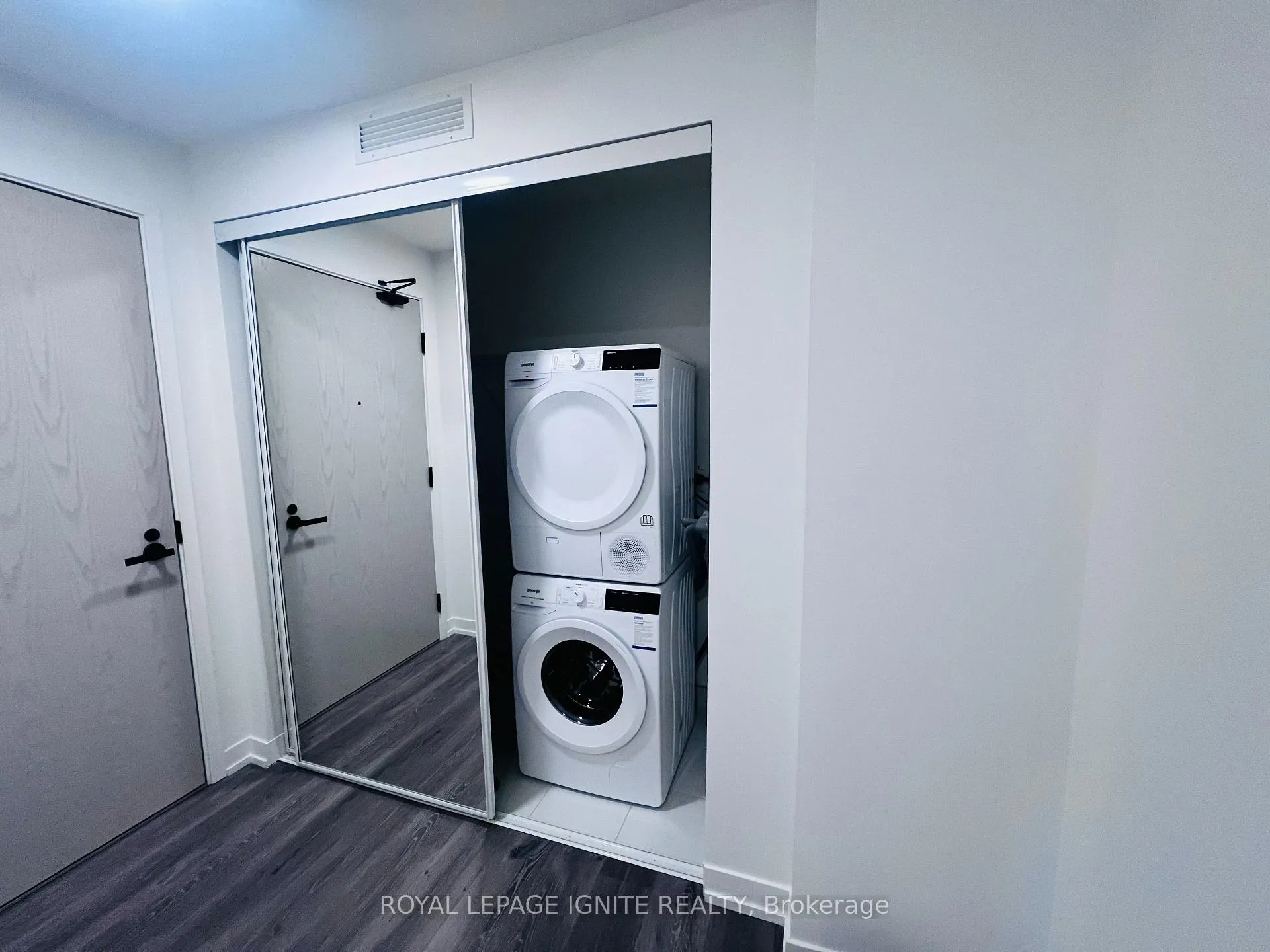 Photo 12 of Unit 1806, 225 Commerce Street, Vaughan, Vaughan Corporate Centre — HOMEH