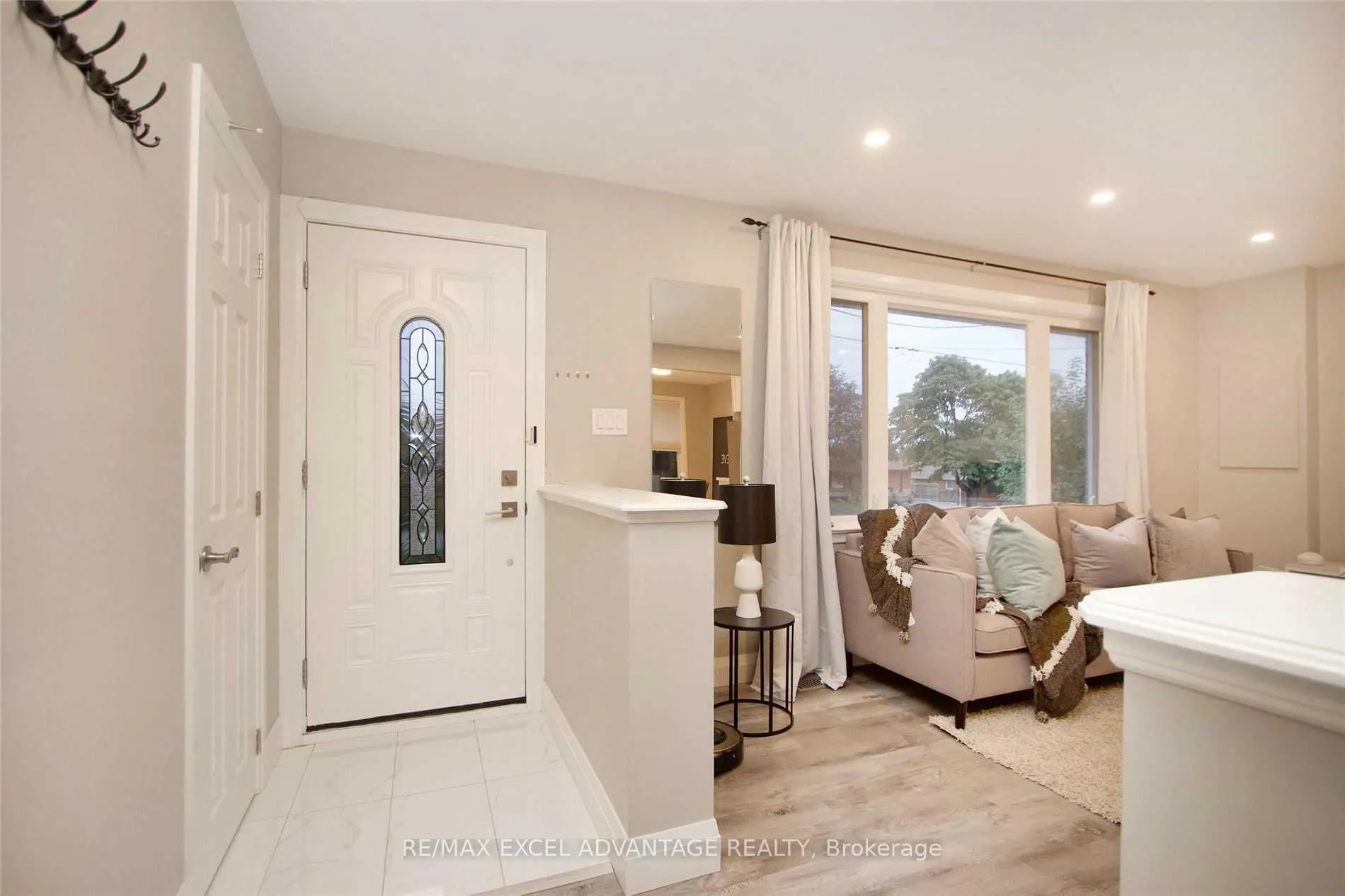 Photo 2 of Unit Main, 1154 Ritson Road S, Oshawa, Lakeview — HOMEH