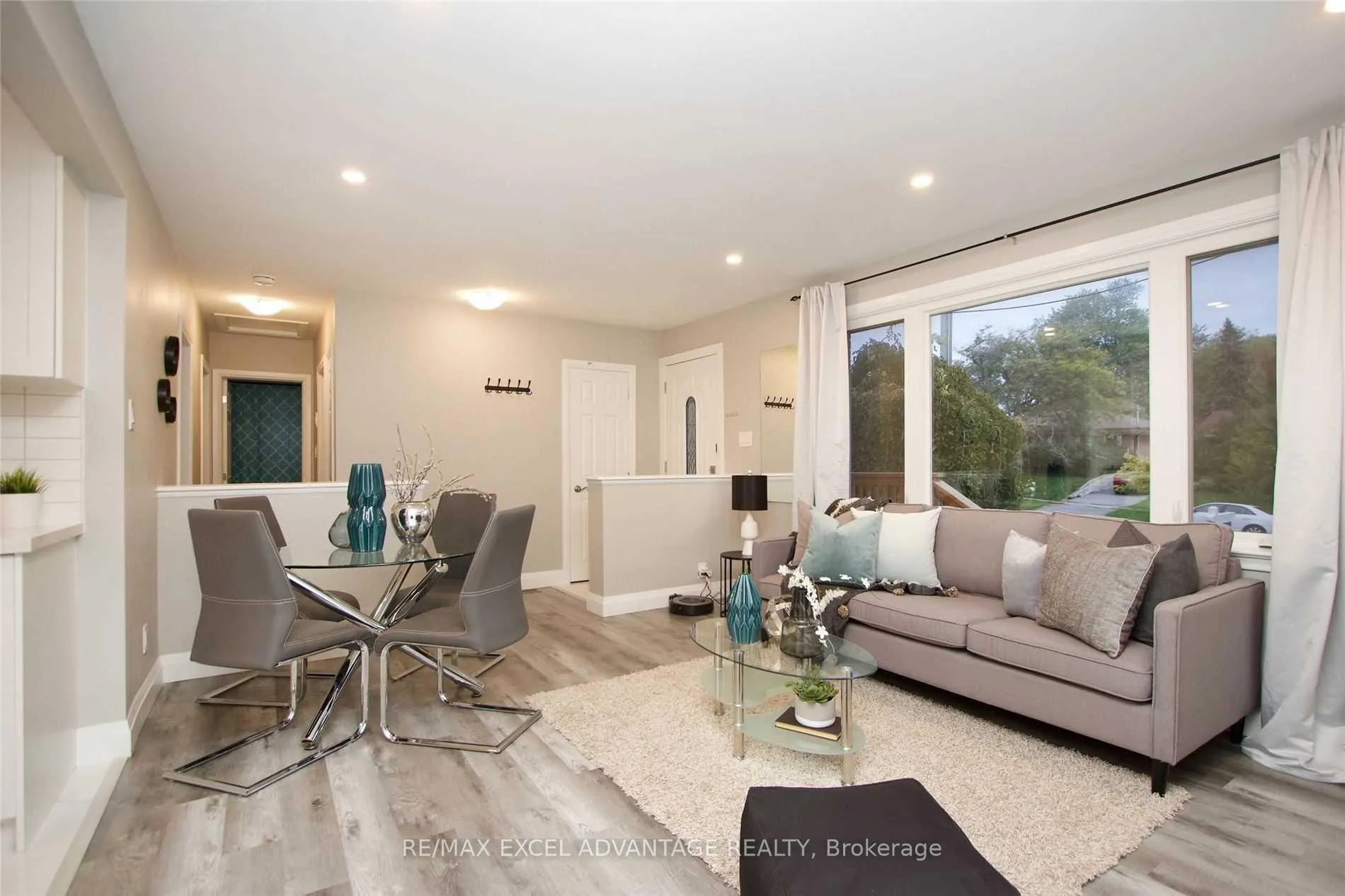 Photo 5 of Unit Main, 1154 Ritson Road S, Oshawa, Lakeview — HOMEH
