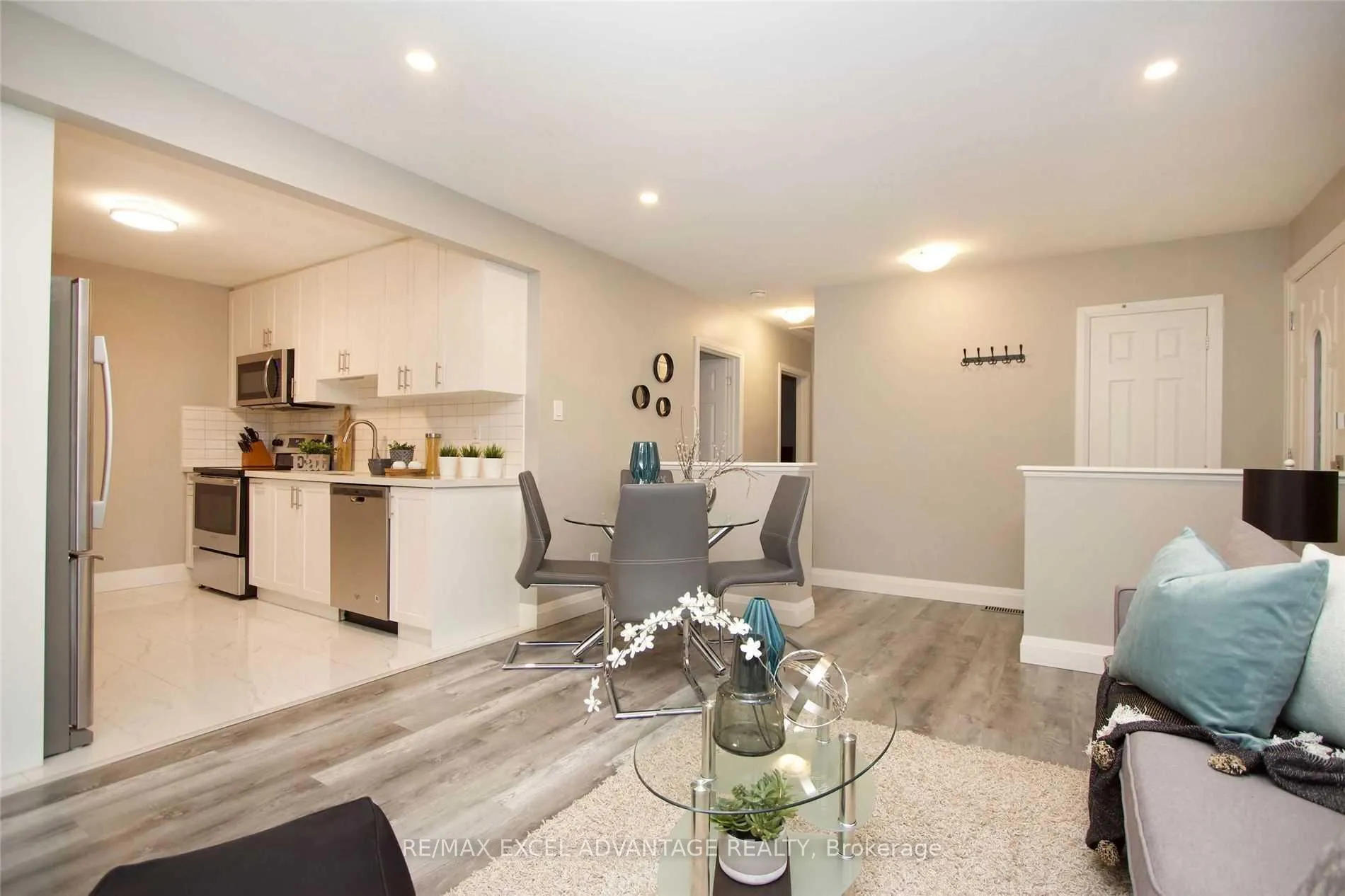 Photo 6 of Unit Main, 1154 Ritson Road S, Oshawa, Lakeview — HOMEH