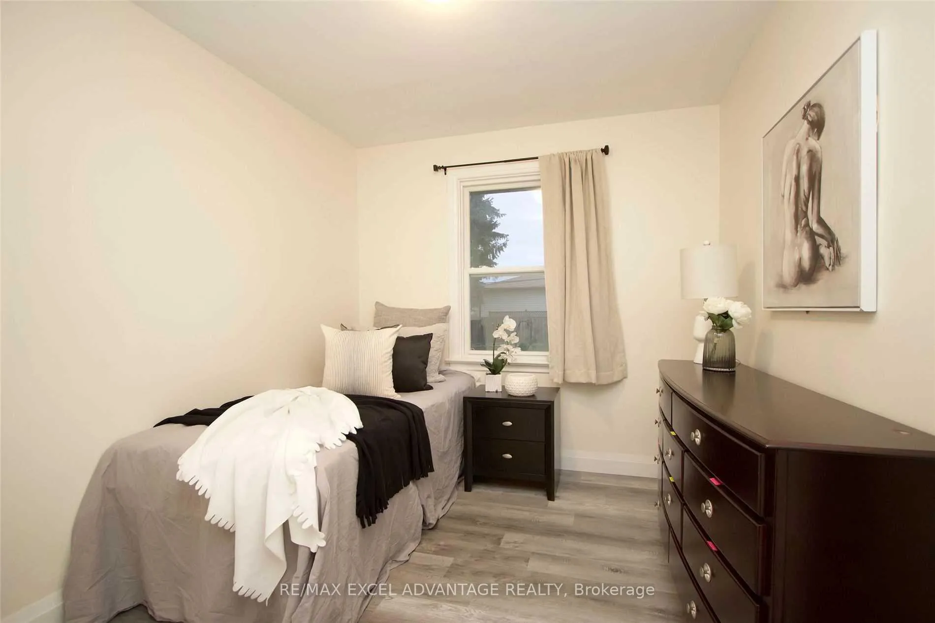 Photo 8 of Unit Main, 1154 Ritson Road S, Oshawa, Lakeview — HOMEH