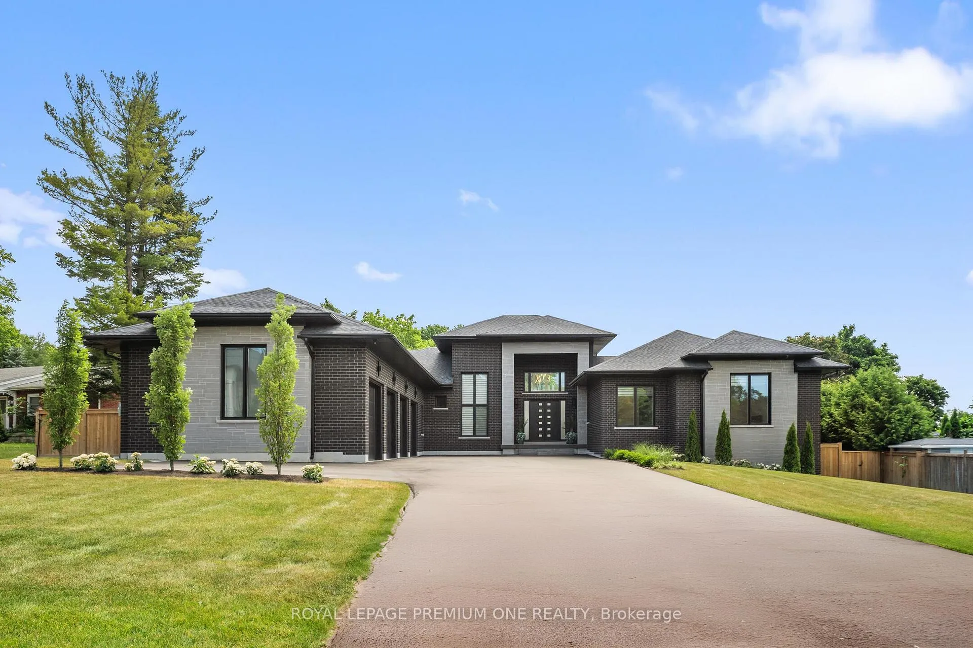 Photo 2 of 11 Hollywood Crescent, King, Nobleton — HOMEH