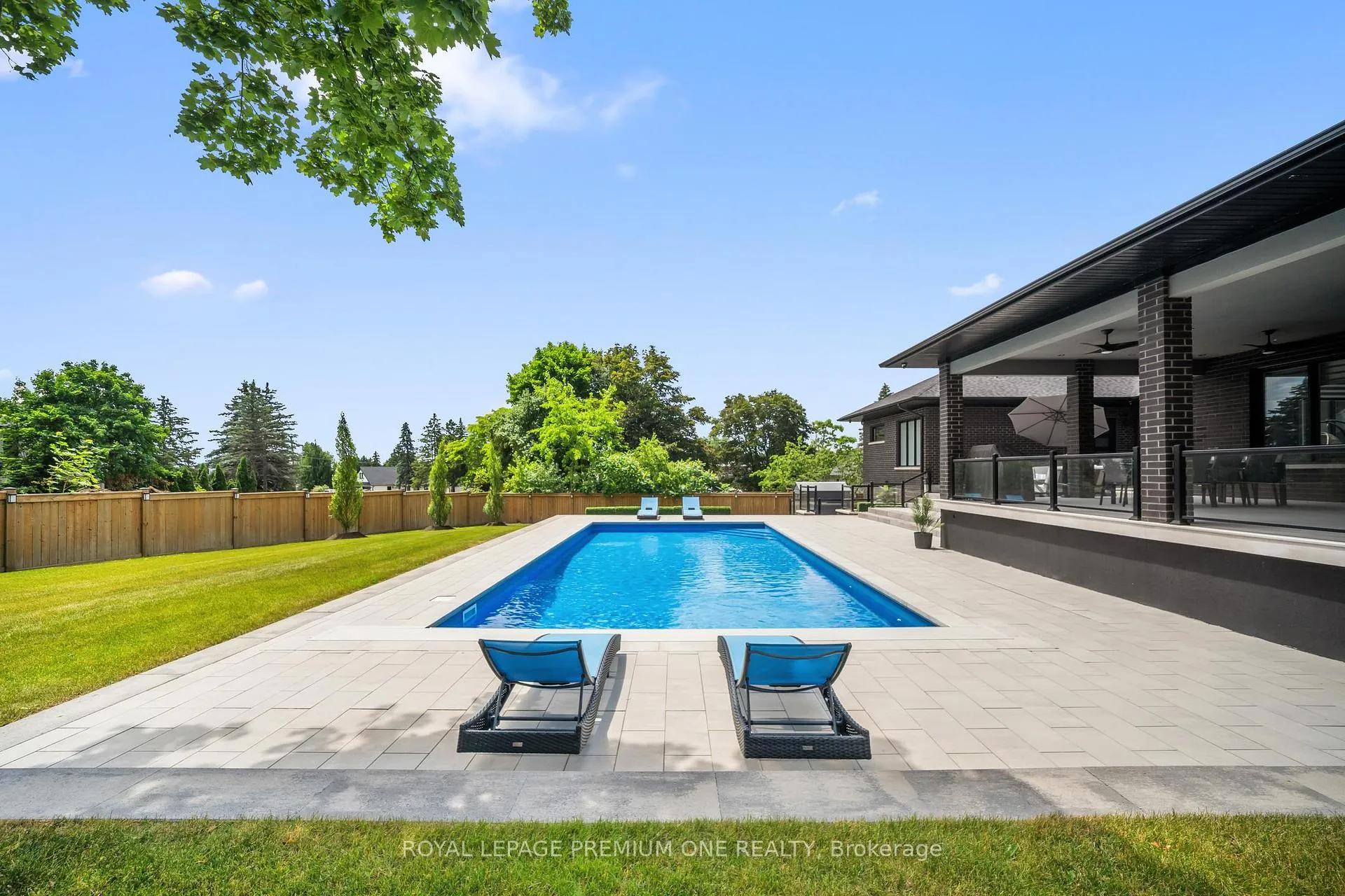 Photo 3 of 11 Hollywood Crescent, King, Nobleton — HOMEH