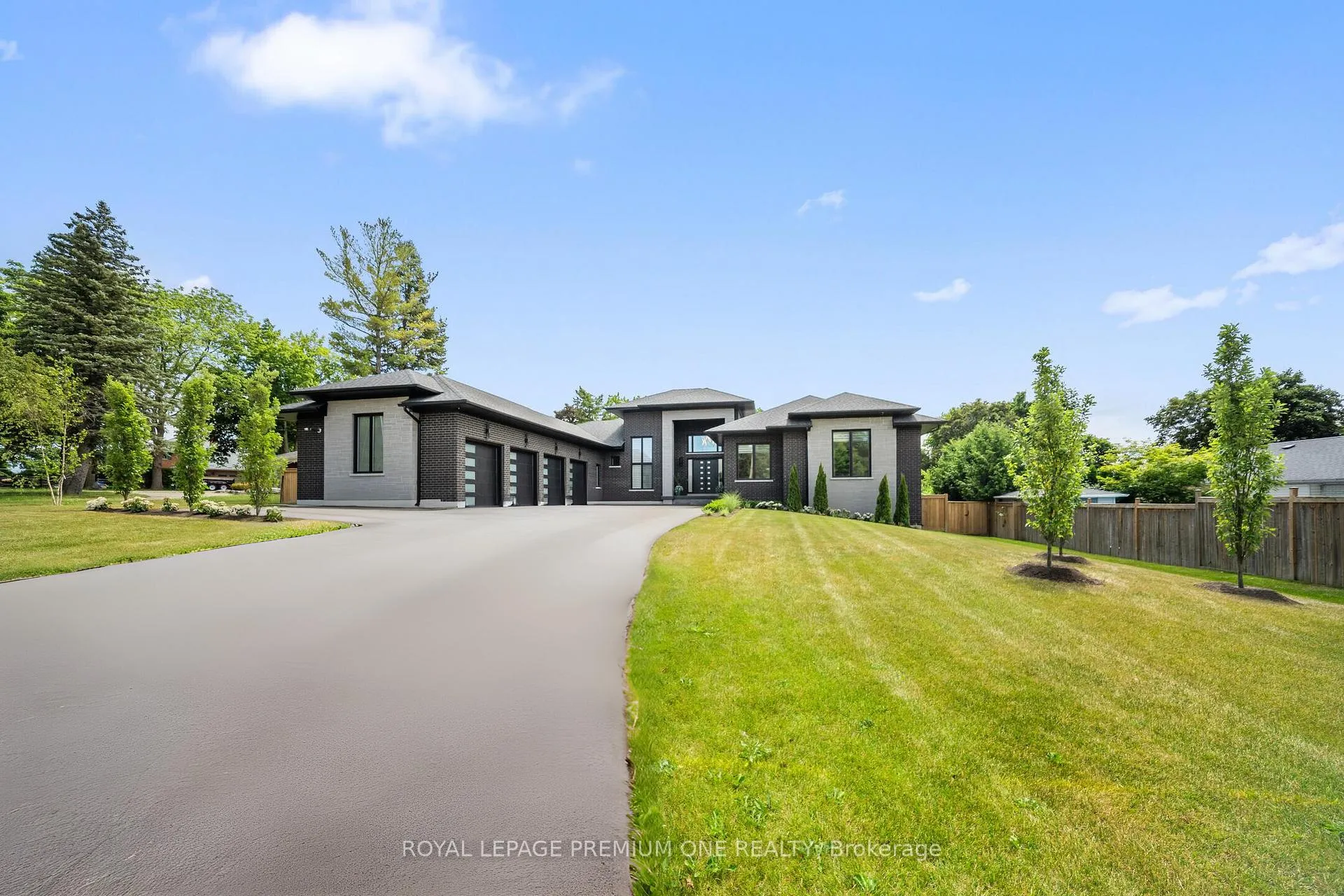 Photo 4 of 11 Hollywood Crescent, King, Nobleton — HOMEH