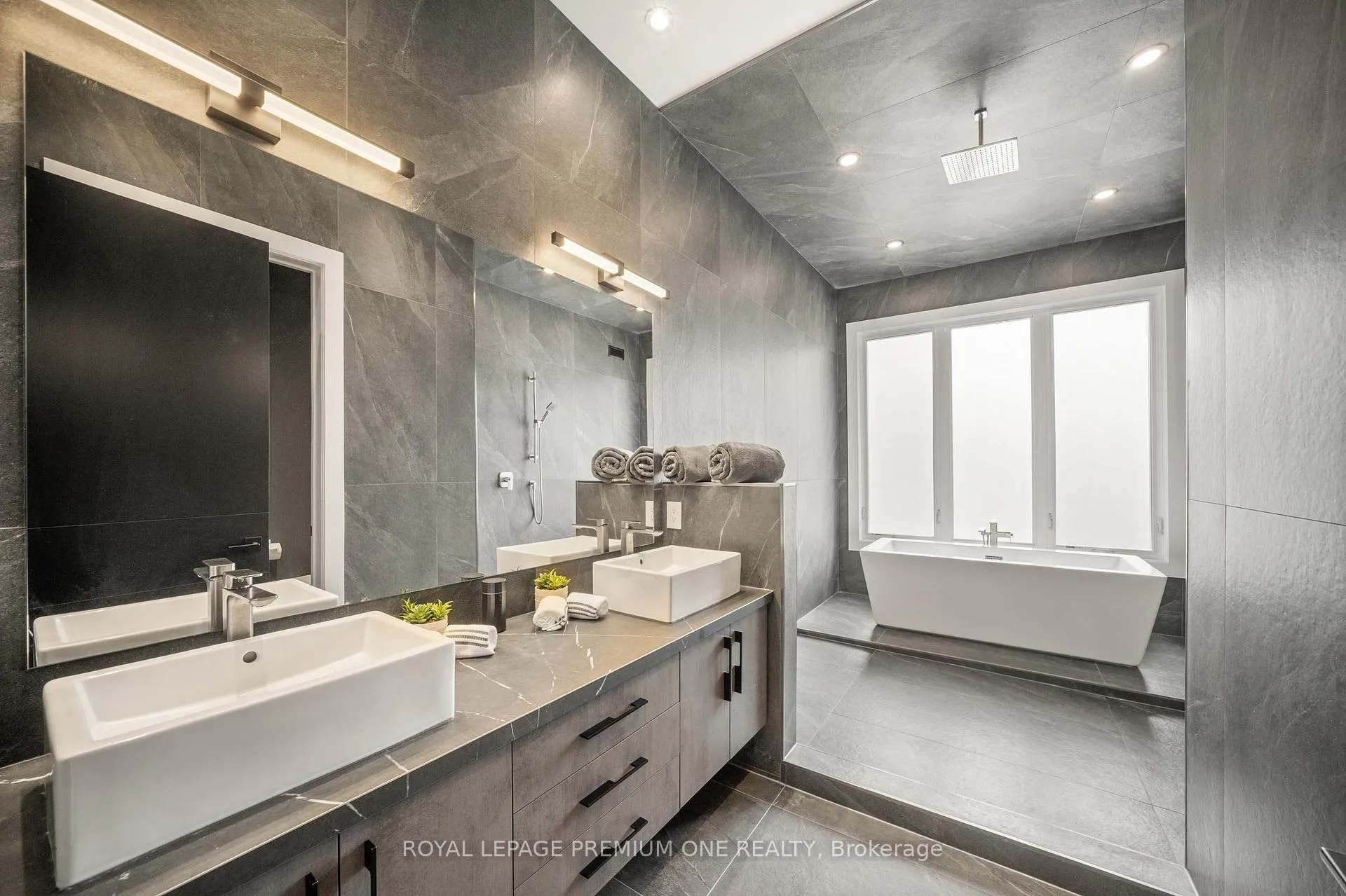 Photo 16 of 11 Hollywood Crescent, King, Nobleton — HOMEH