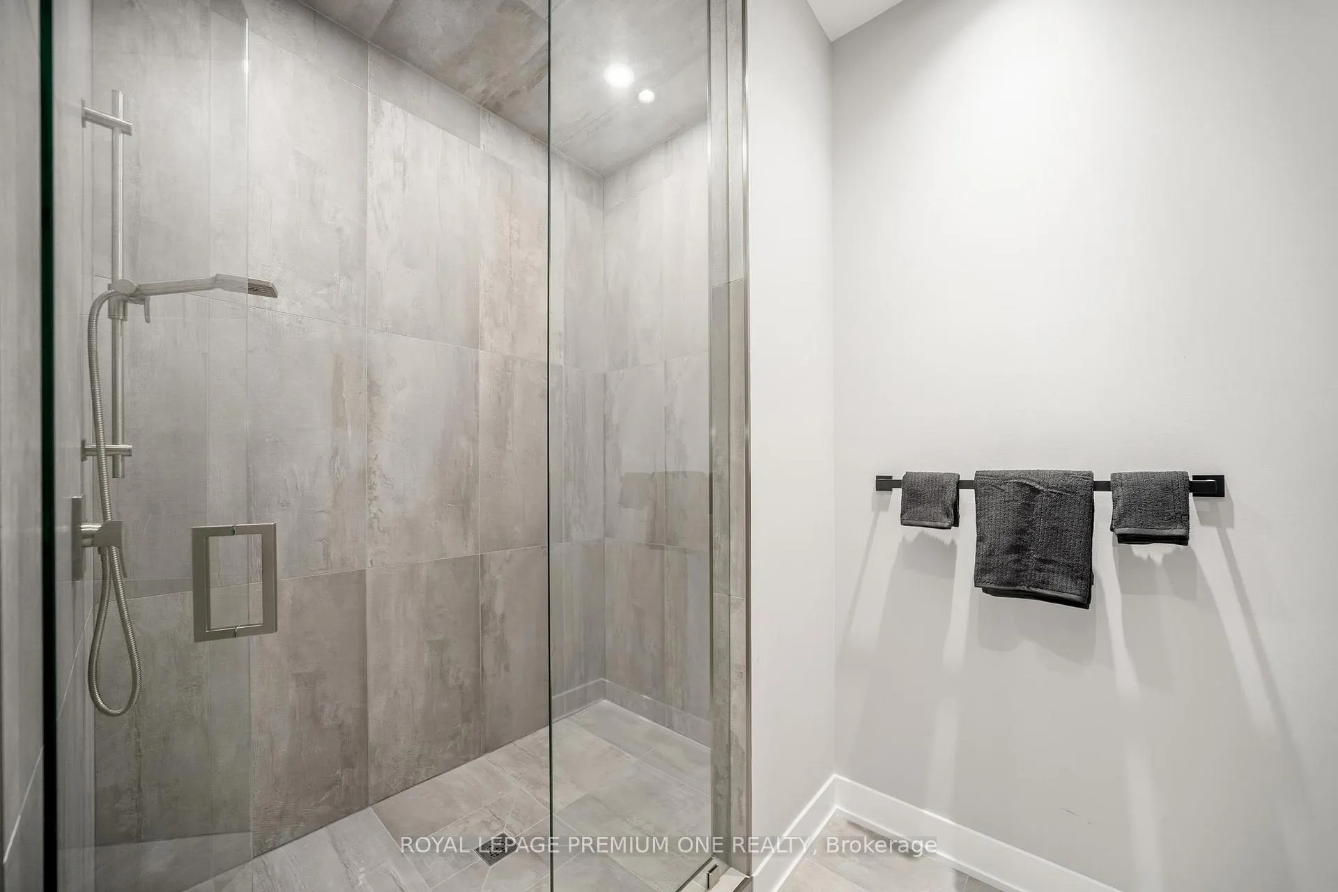 Photo 36 of 11 Hollywood Crescent, King, Nobleton — HOMEH