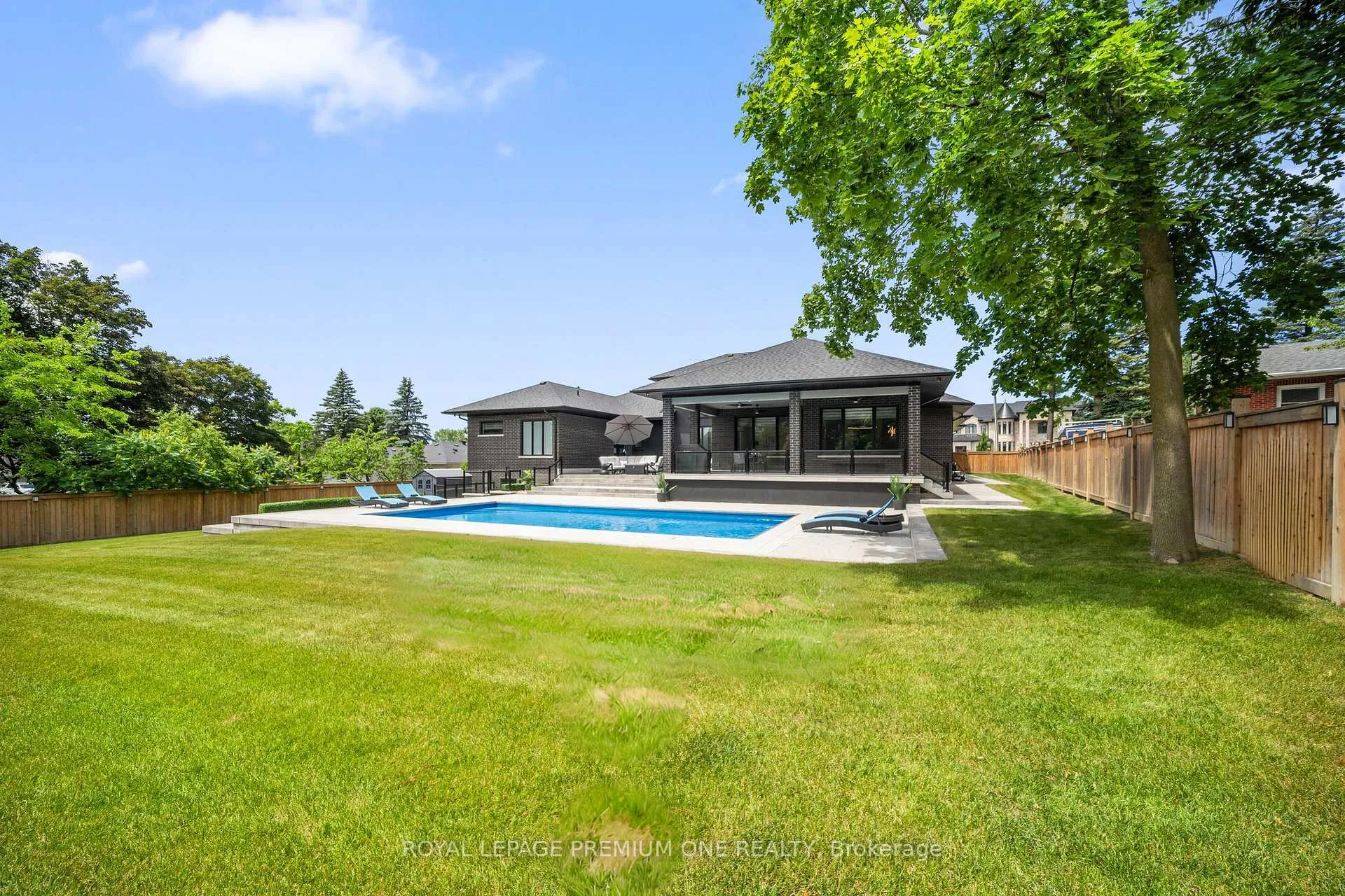 Photo 43 of 11 Hollywood Crescent, King, Nobleton — HOMEH