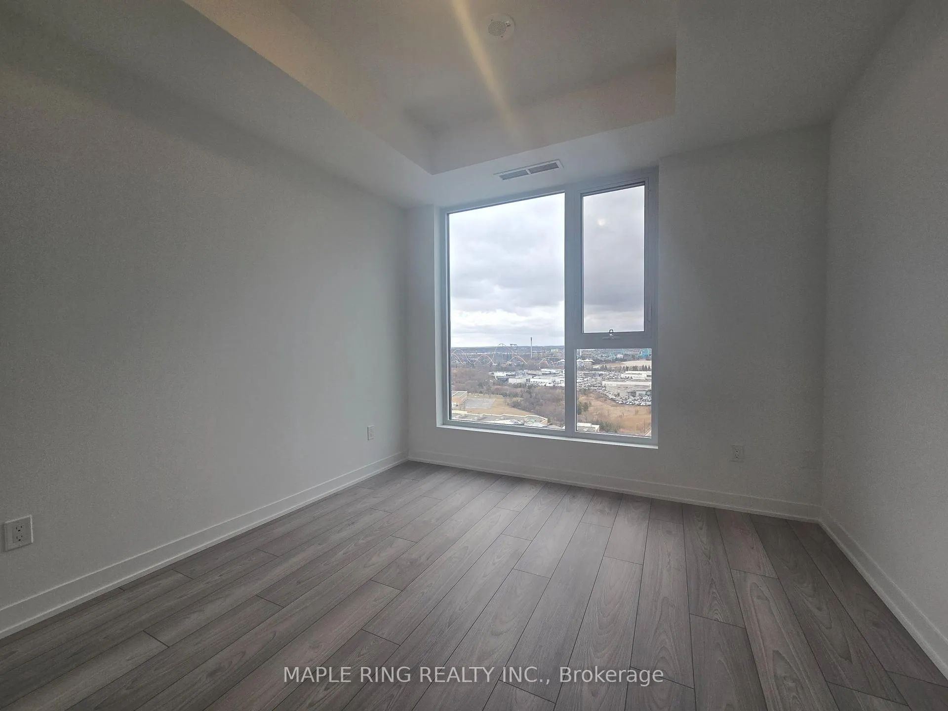 Photo 7 of Unit 2026, 498 Caldari Road, Vaughan, Concord — HOMEH