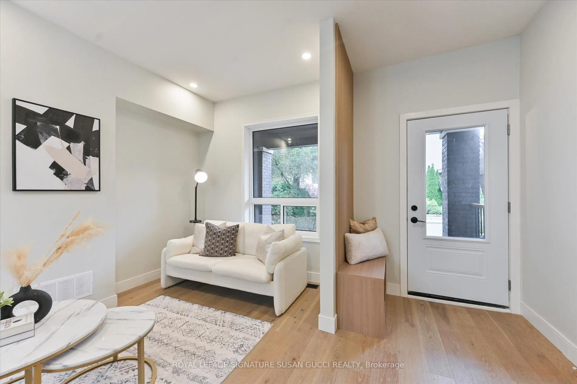 Photo 2 of 21 Frankdale Avenue, Toronto, Danforth Village-East York — HOMEH