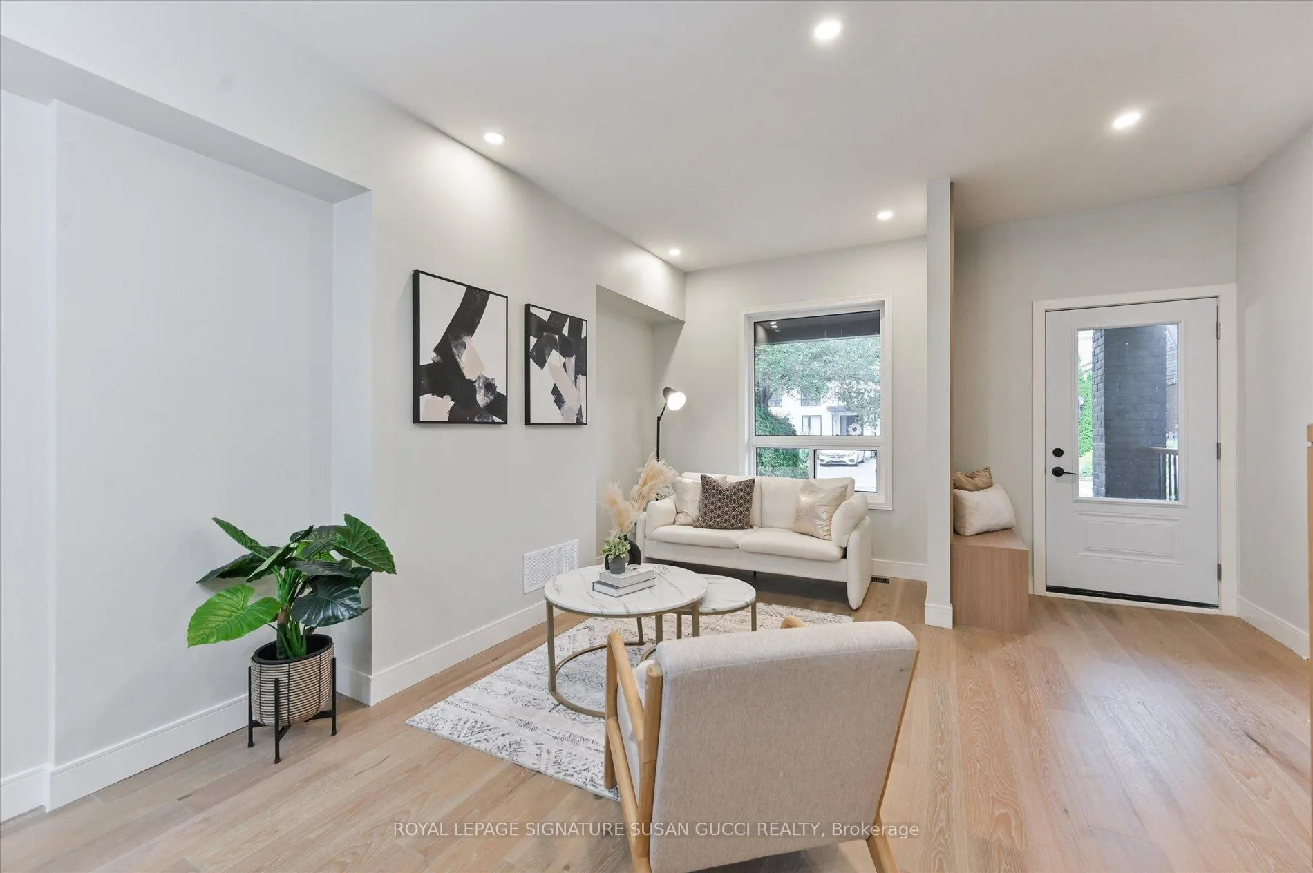 Photo 4 of 21 Frankdale Avenue, Toronto, Danforth Village-East York — HOMEH