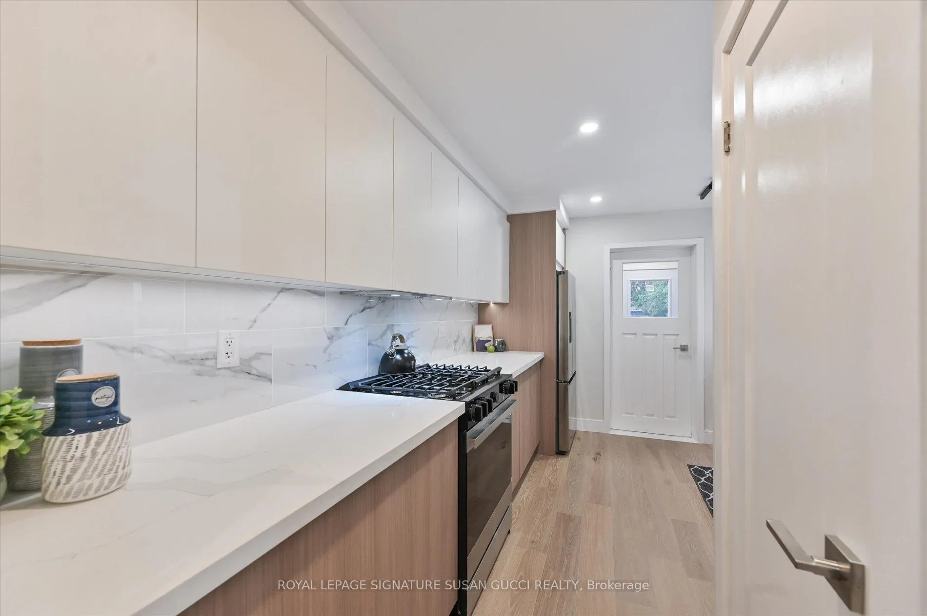 Photo 11 of 21 Frankdale Avenue, Toronto, Danforth Village-East York — HOMEH