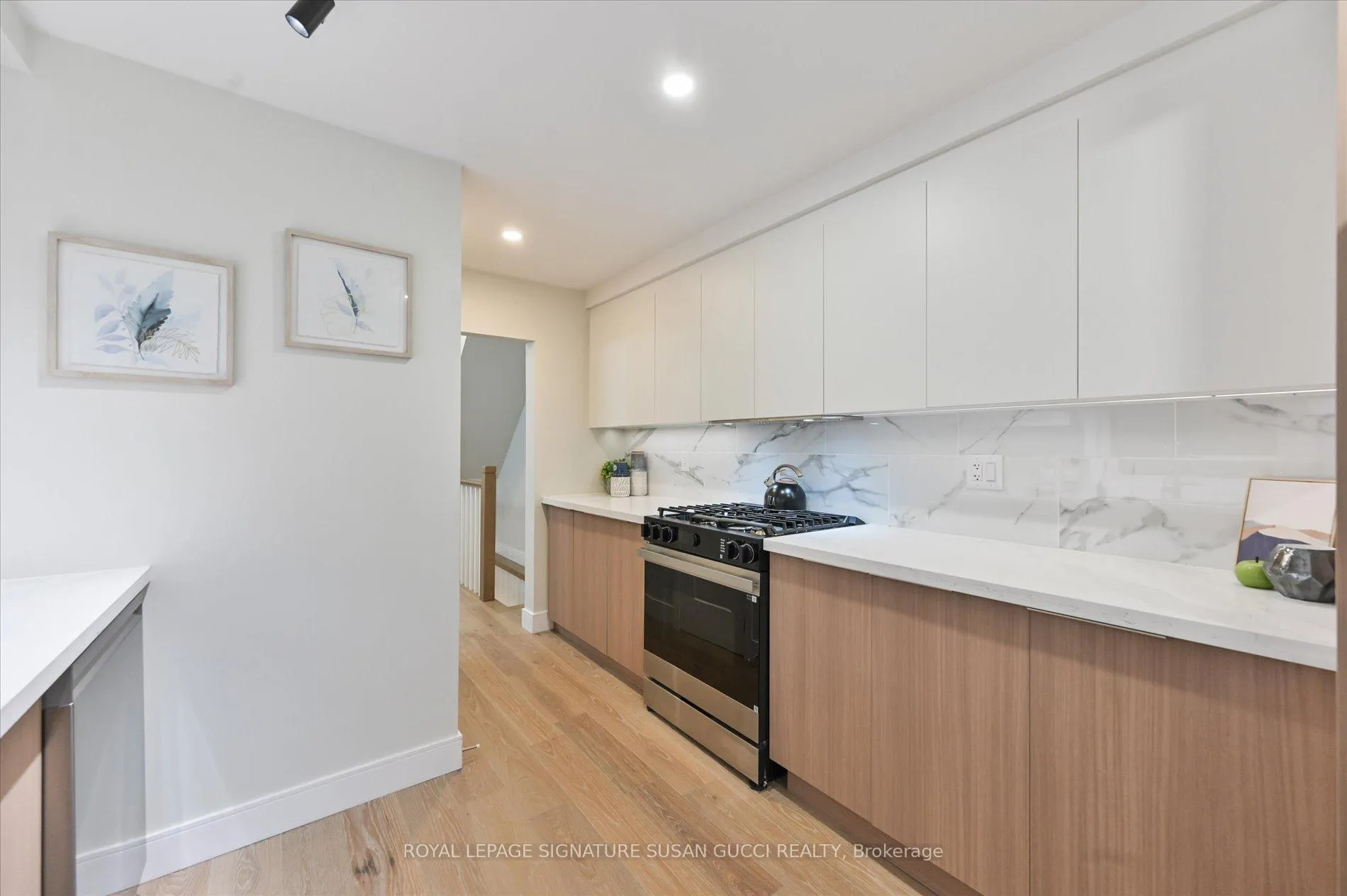 Photo 14 of 21 Frankdale Avenue, Toronto, Danforth Village-East York — HOMEH