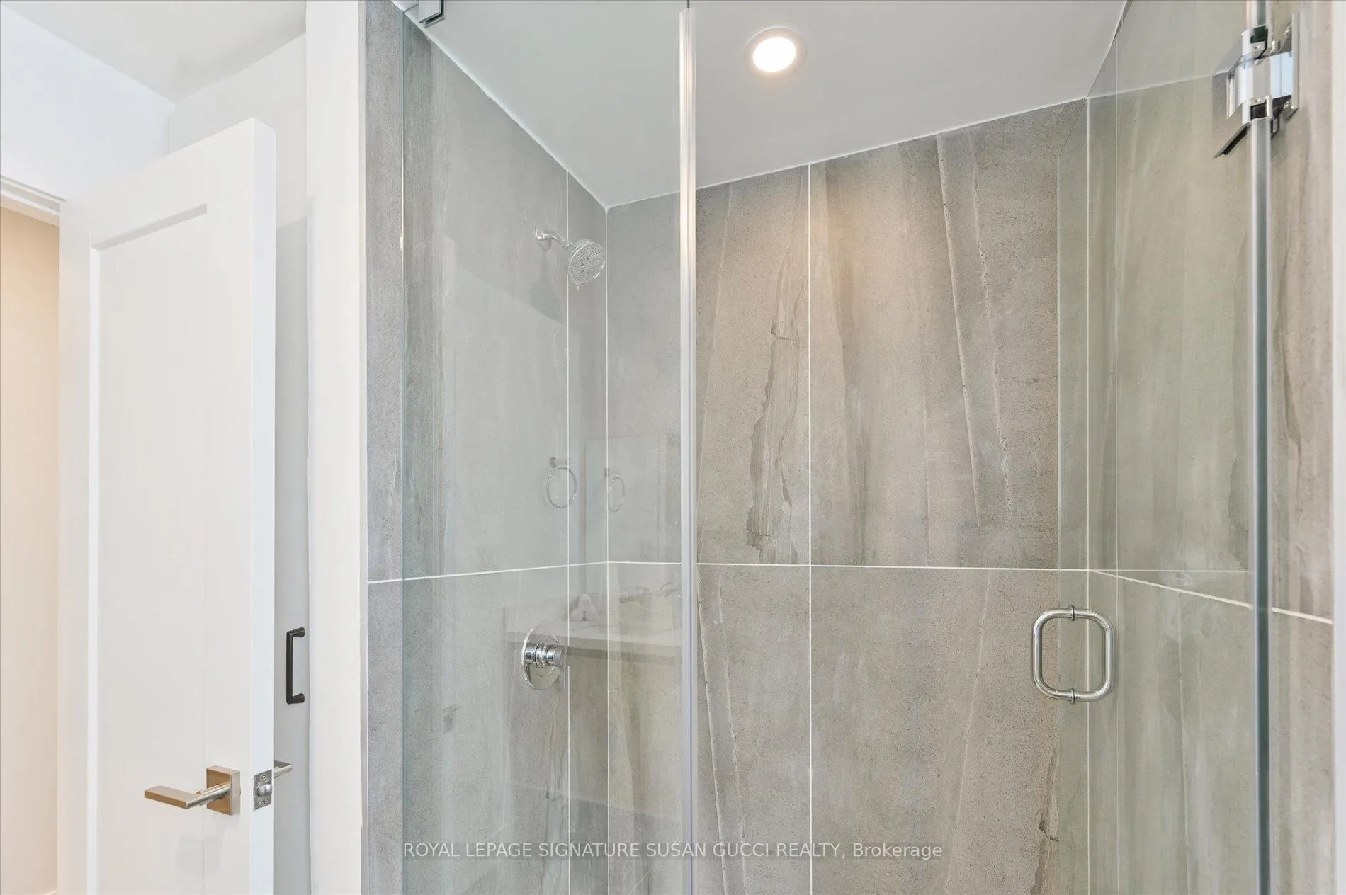 Photo 26 of 21 Frankdale Avenue, Toronto, Danforth Village-East York — HOMEH