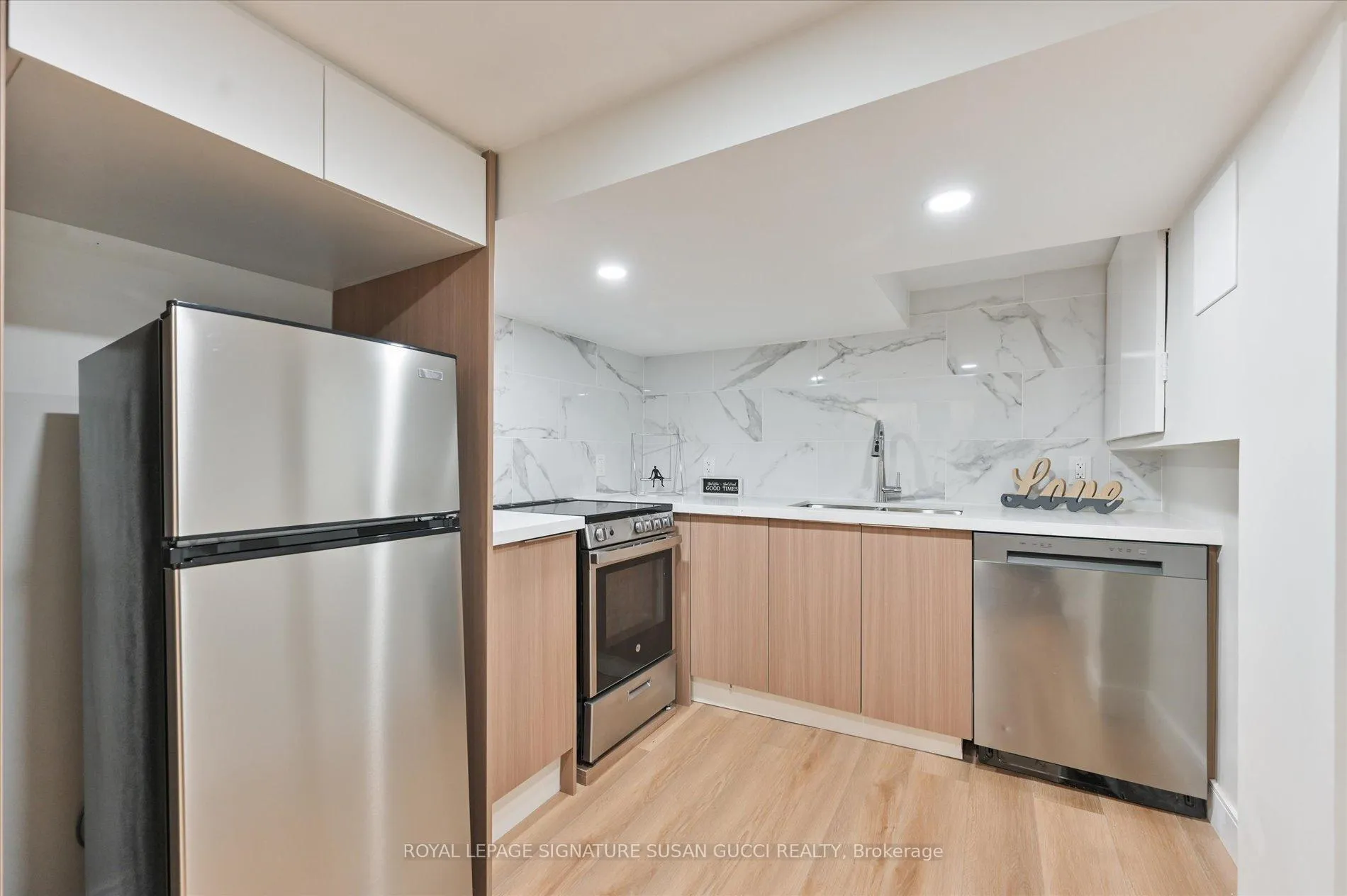 Photo 34 of 21 Frankdale Avenue, Toronto, Danforth Village-East York — HOMEH