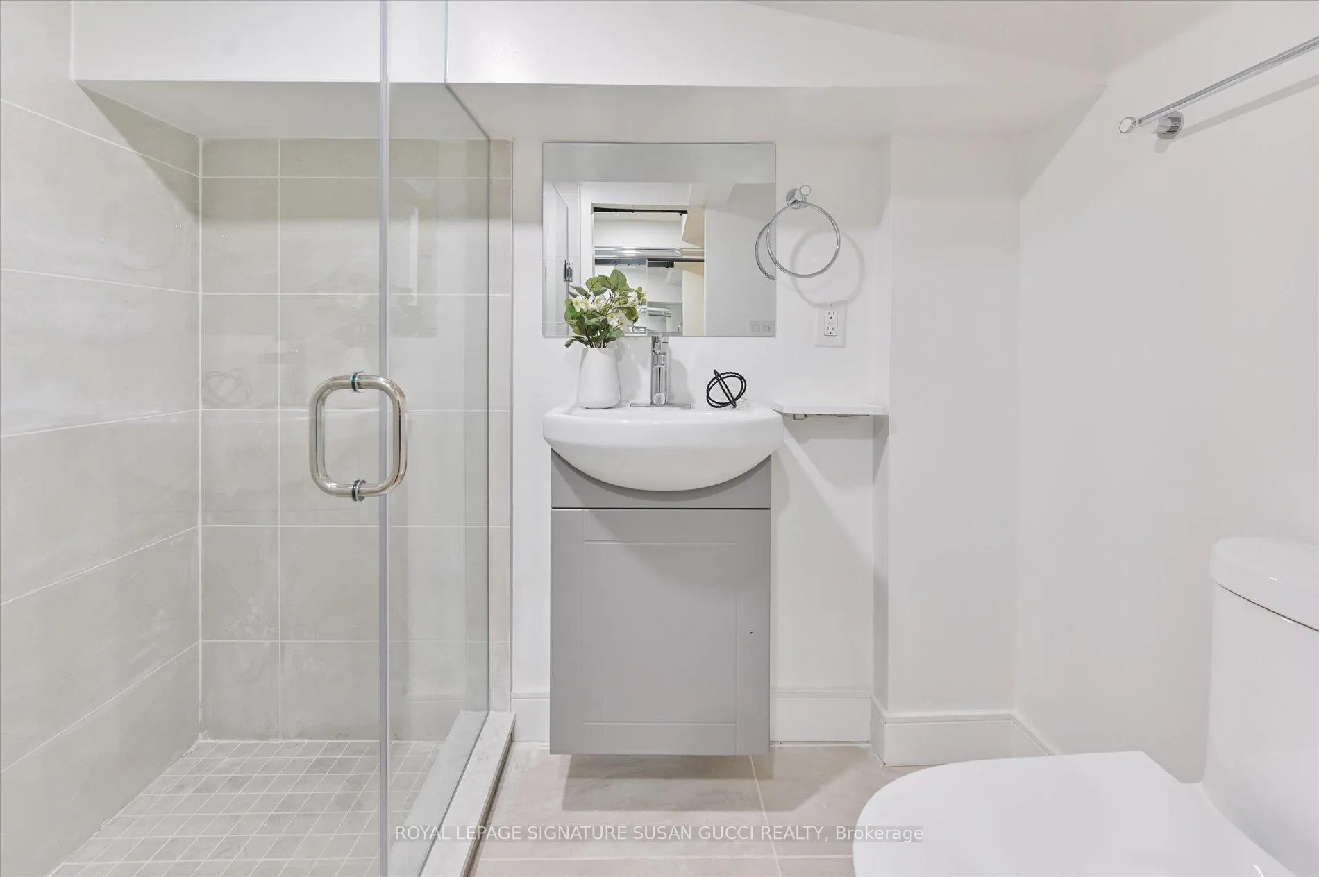 Photo 36 of 21 Frankdale Avenue, Toronto, Danforth Village-East York — HOMEH