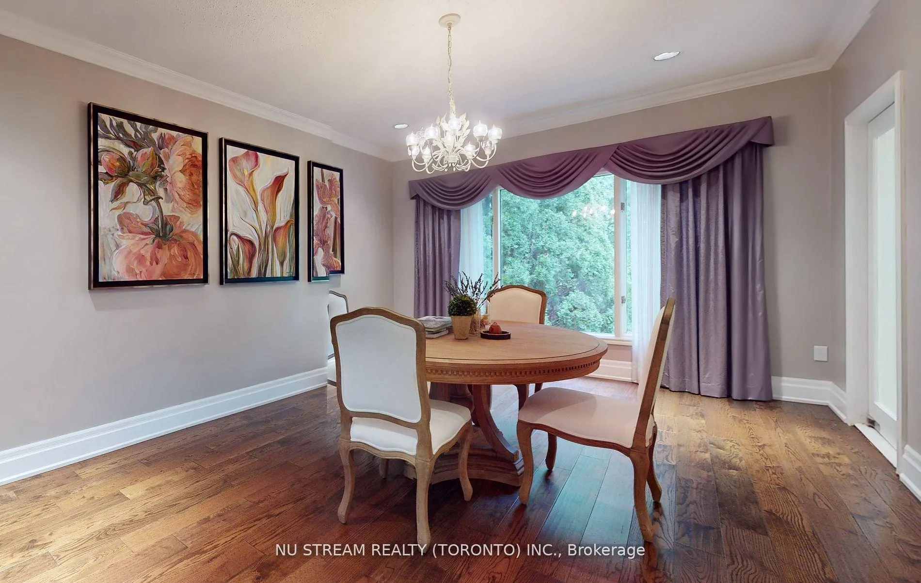 Photo 3 of 161 Rose Green Drive, Vaughan, Uplands — HOMEH