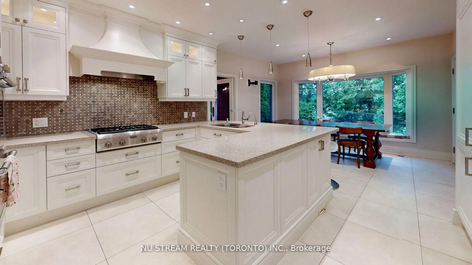 Photo 6 of 161 Rose Green Drive, Vaughan, Uplands — HOMEH