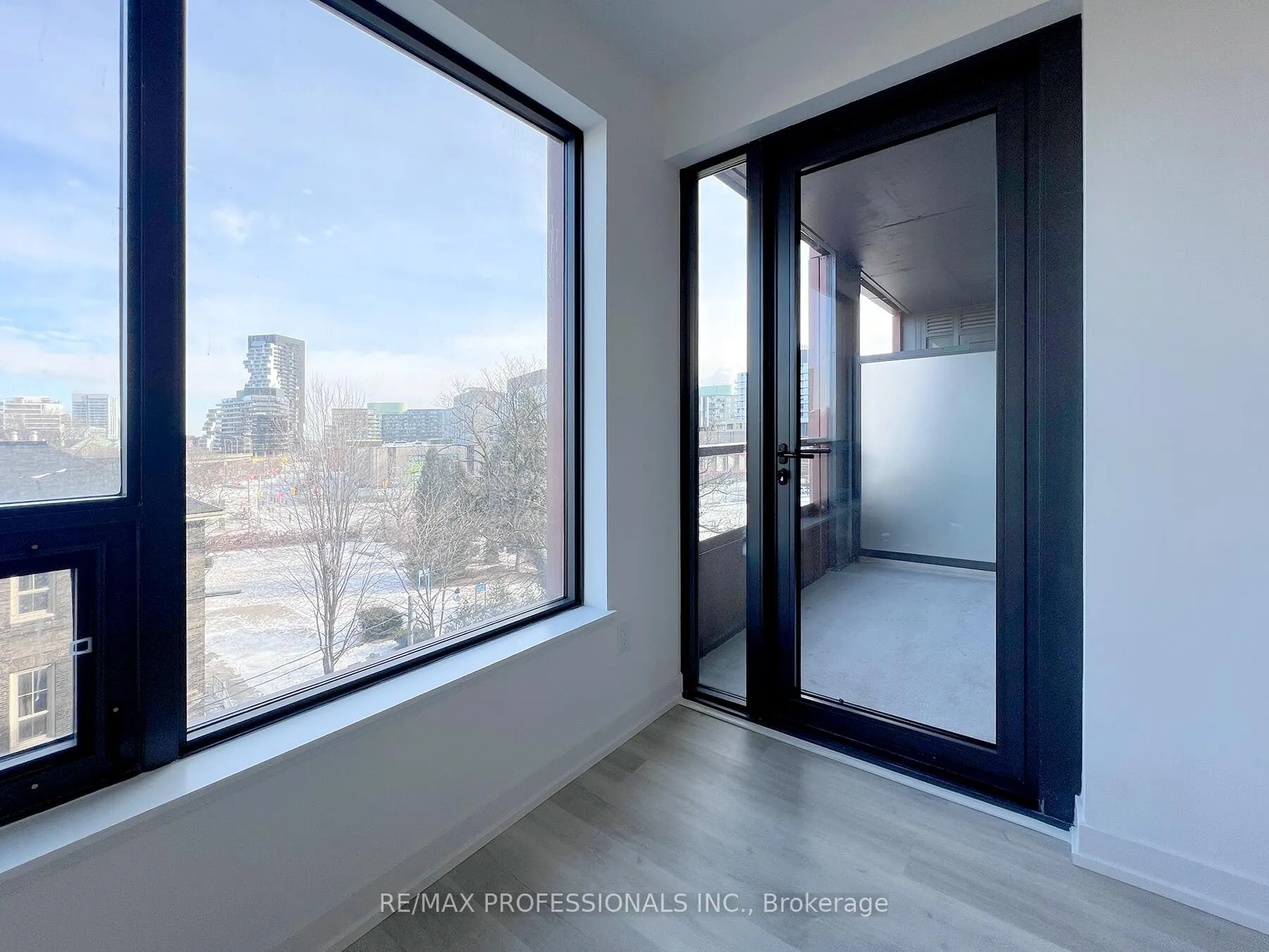 Photo 5 of Unit 411, 28 Eastern Avenue, Toronto, Moss Park — HOMEH