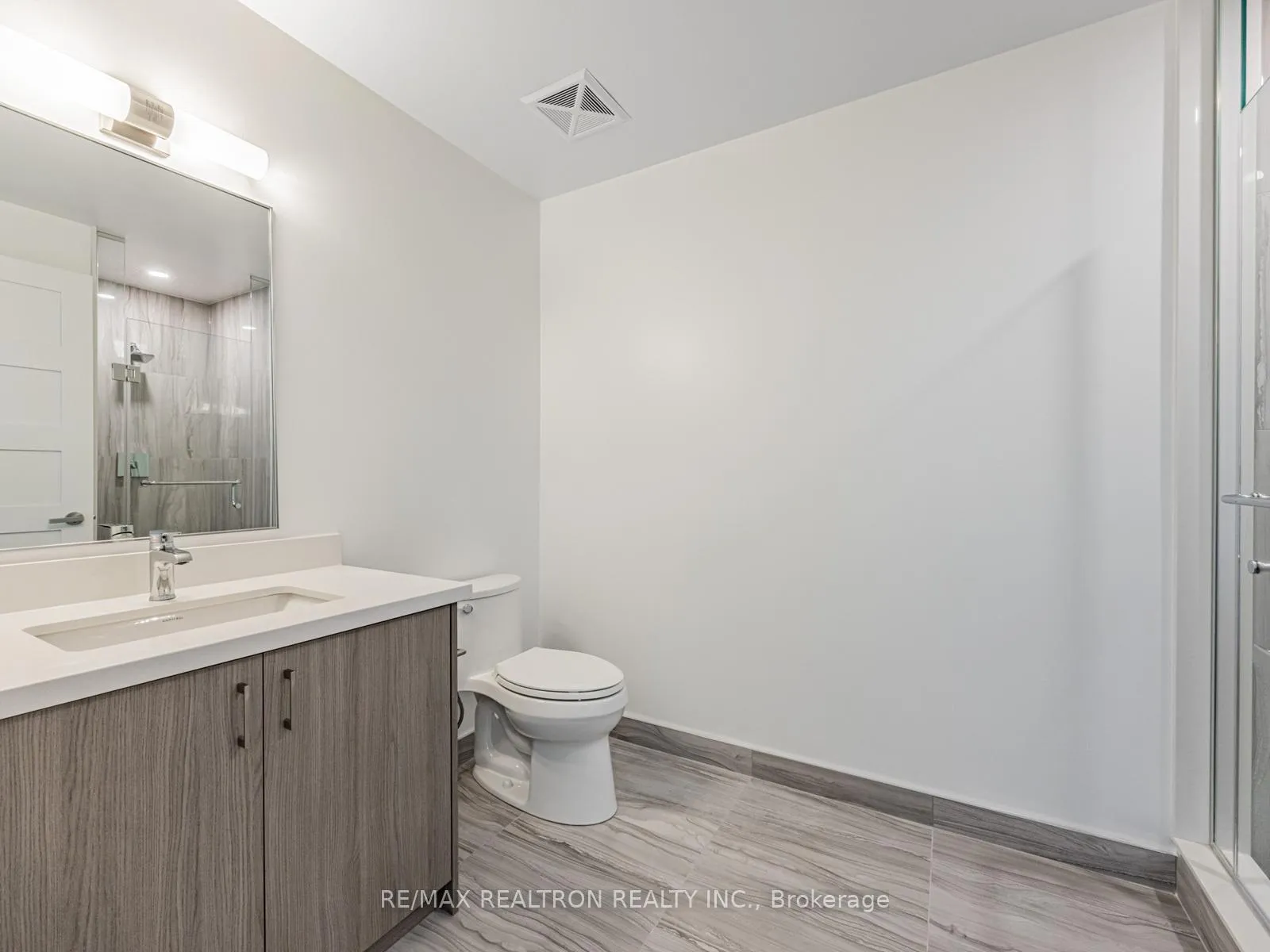 Photo 16 of Unit 313, 333 Sunseeker Avenue, Innisfil, Rural Innisfil — HOMEH