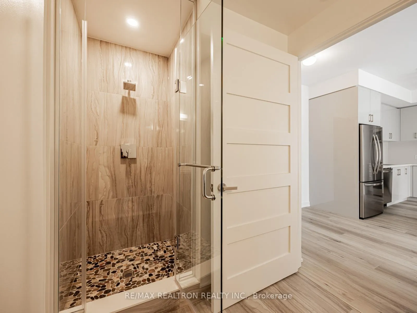 Photo 17 of Unit 313, 333 Sunseeker Avenue, Innisfil, Rural Innisfil — HOMEH