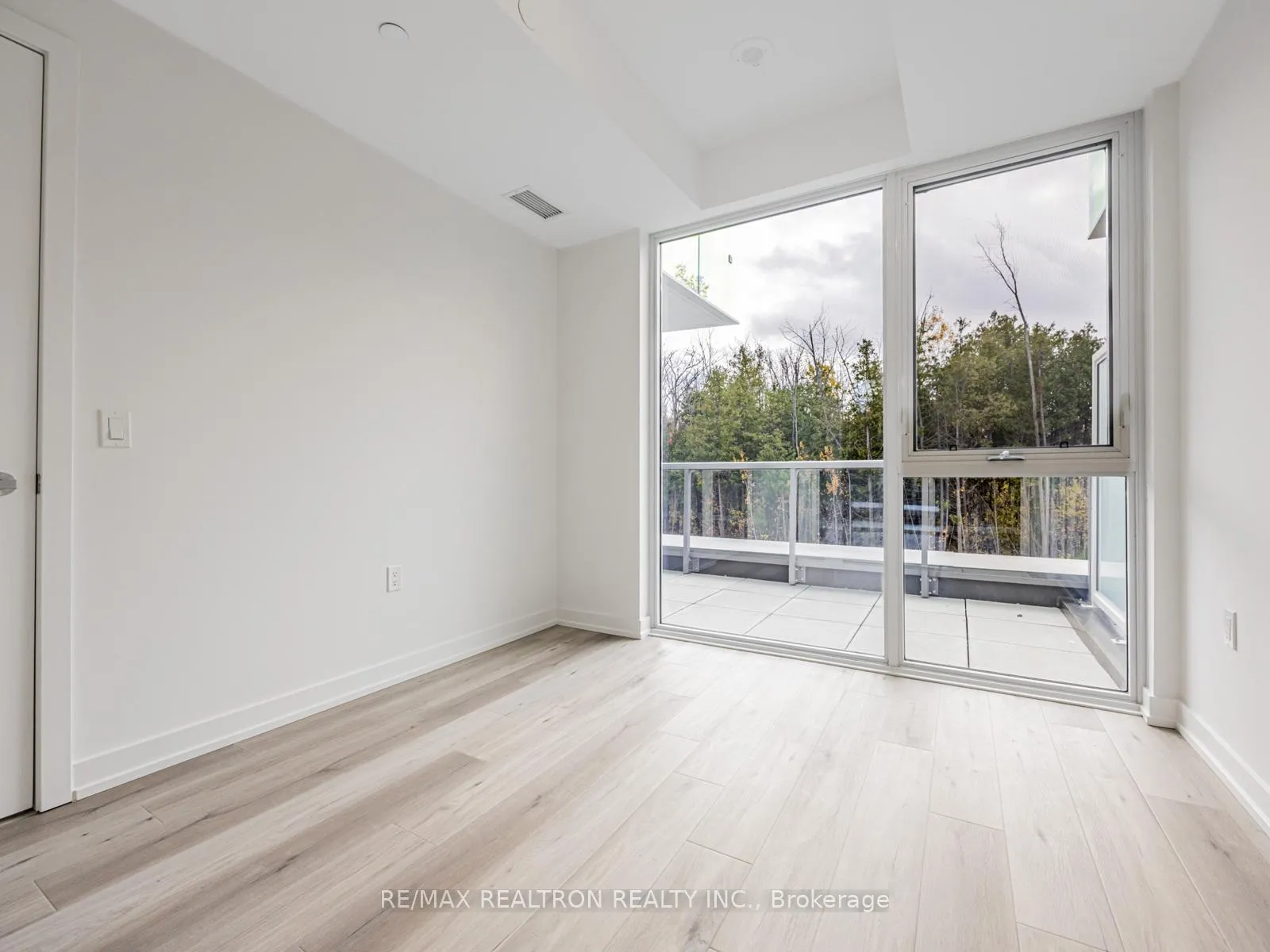 Photo 20 of Unit 313, 333 Sunseeker Avenue, Innisfil, Rural Innisfil — HOMEH