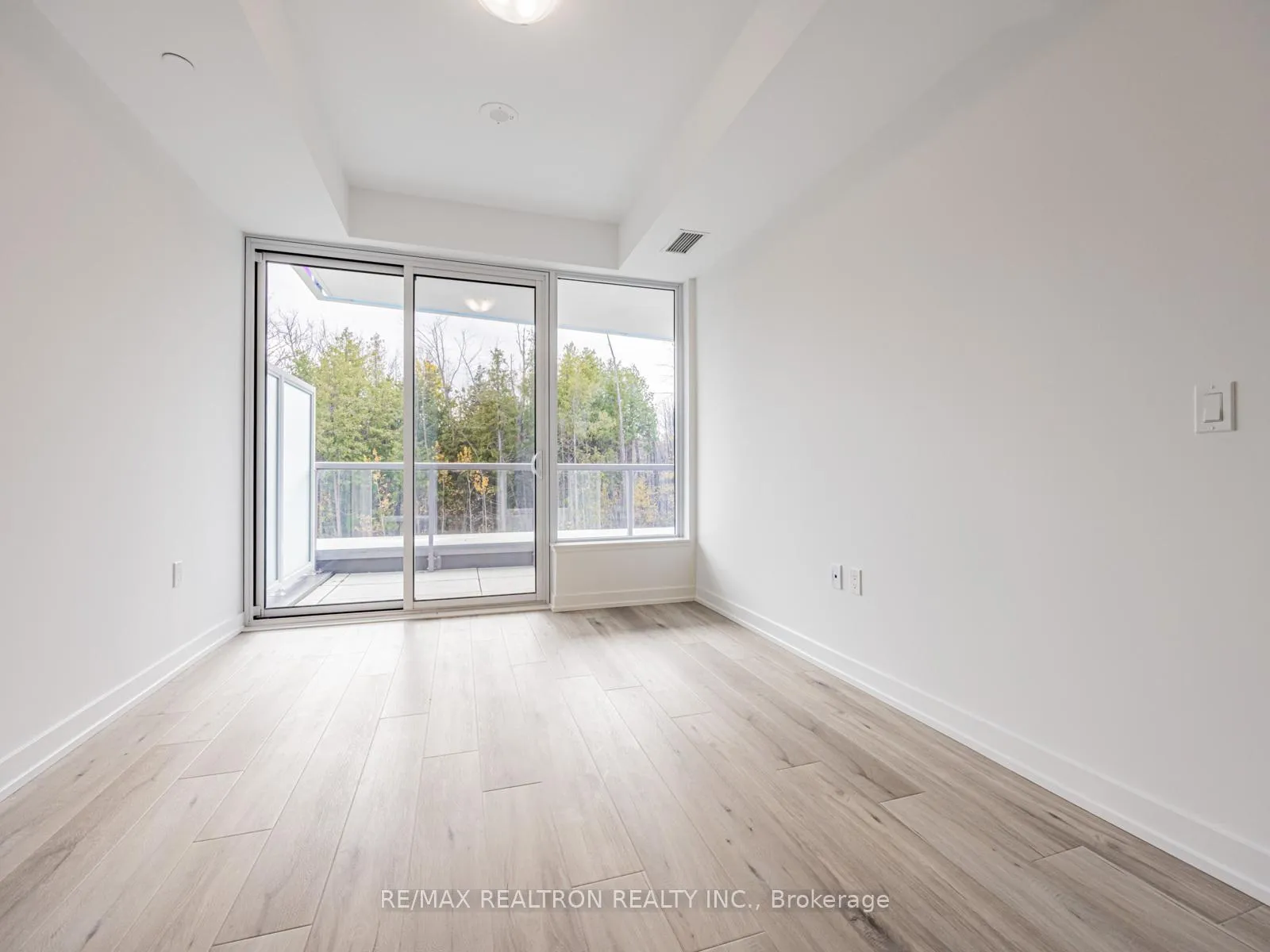 Photo 22 of Unit 313, 333 Sunseeker Avenue, Innisfil, Rural Innisfil — HOMEH
