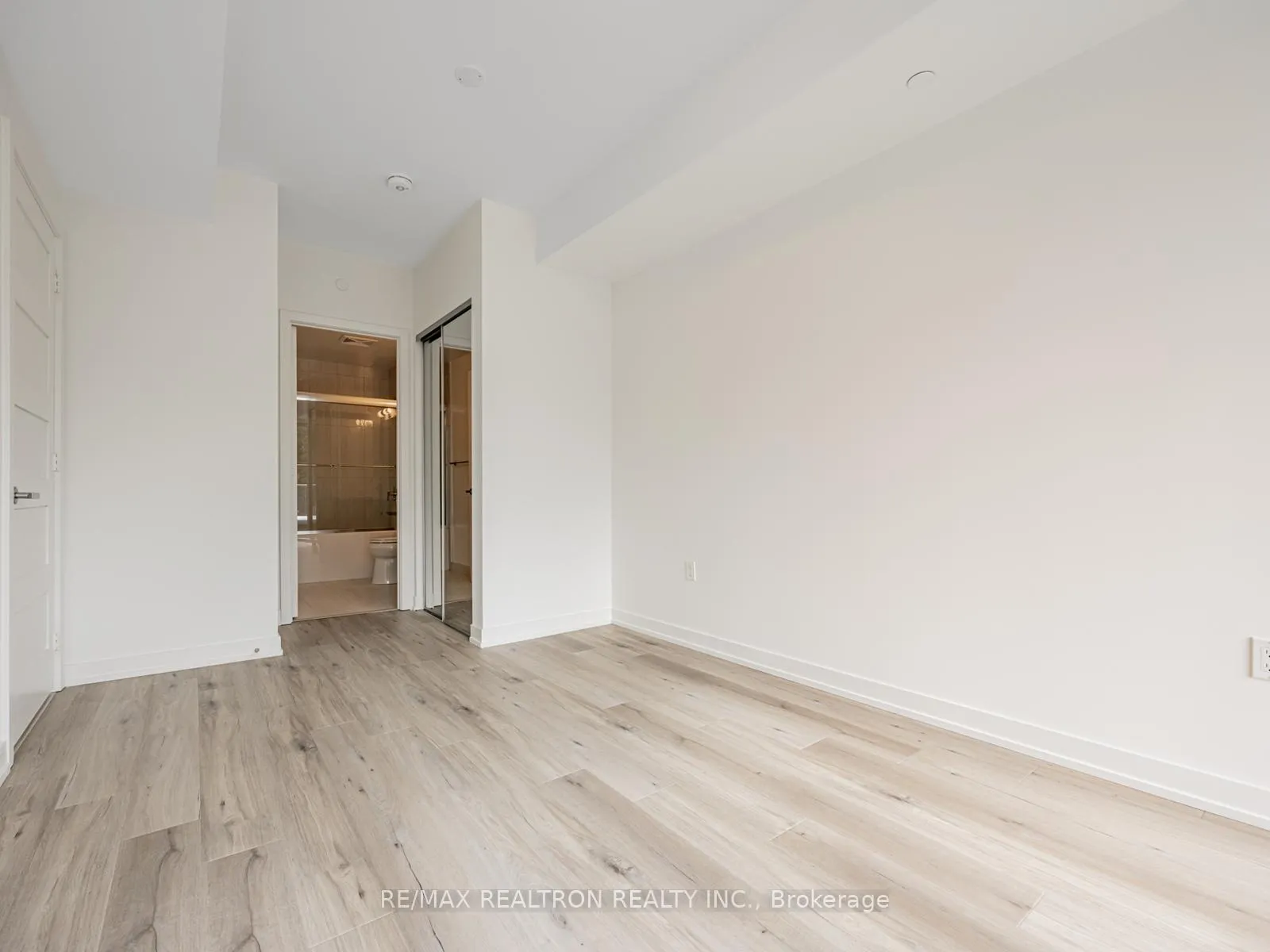 Photo 23 of Unit 313, 333 Sunseeker Avenue, Innisfil, Rural Innisfil — HOMEH