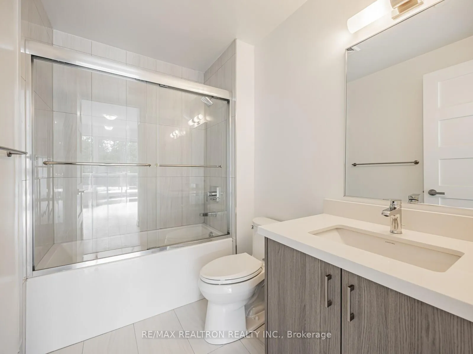 Photo 25 of Unit 313, 333 Sunseeker Avenue, Innisfil, Rural Innisfil — HOMEH