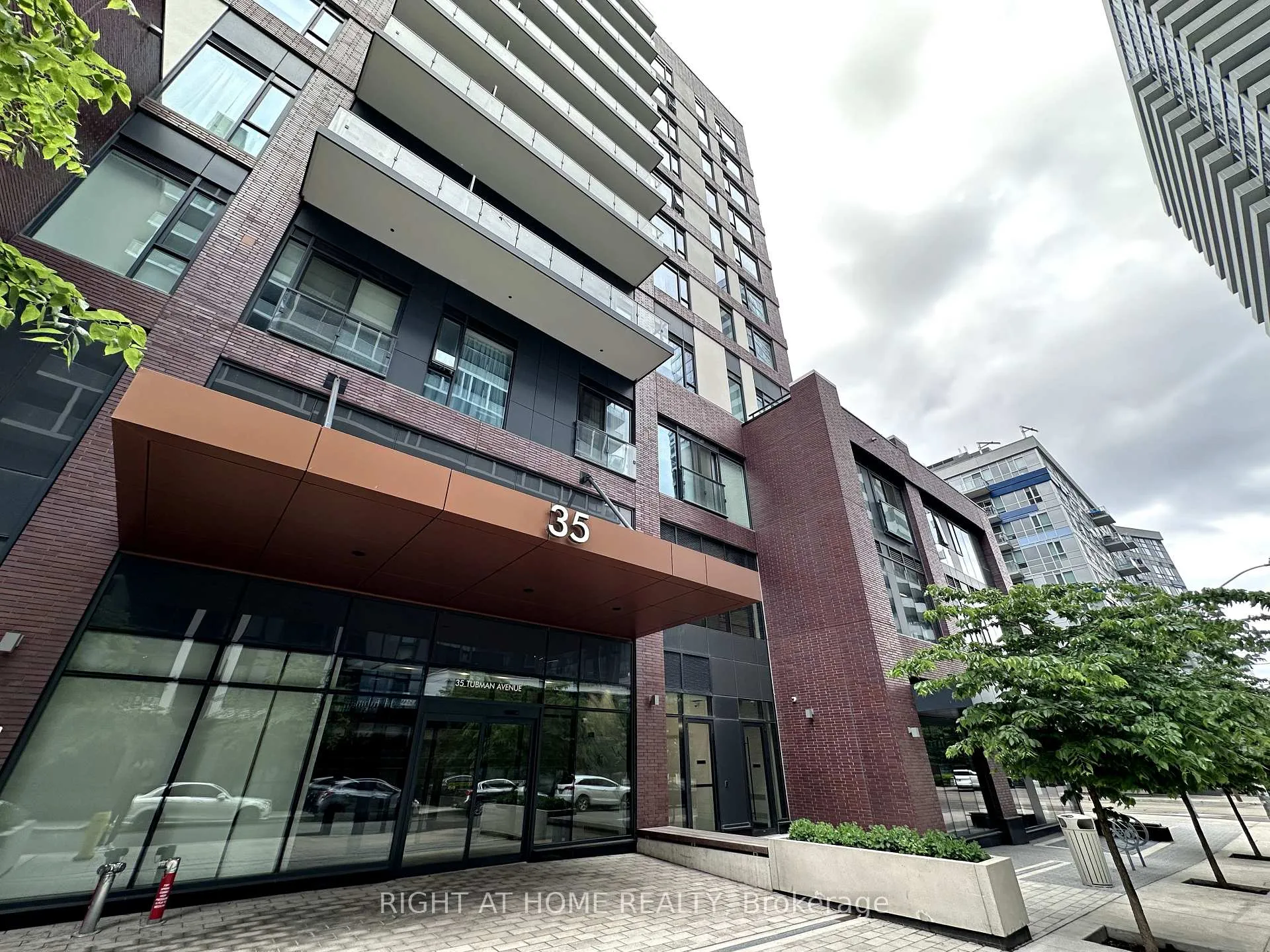 Front of Unit 316, 35 Tubman Avenue