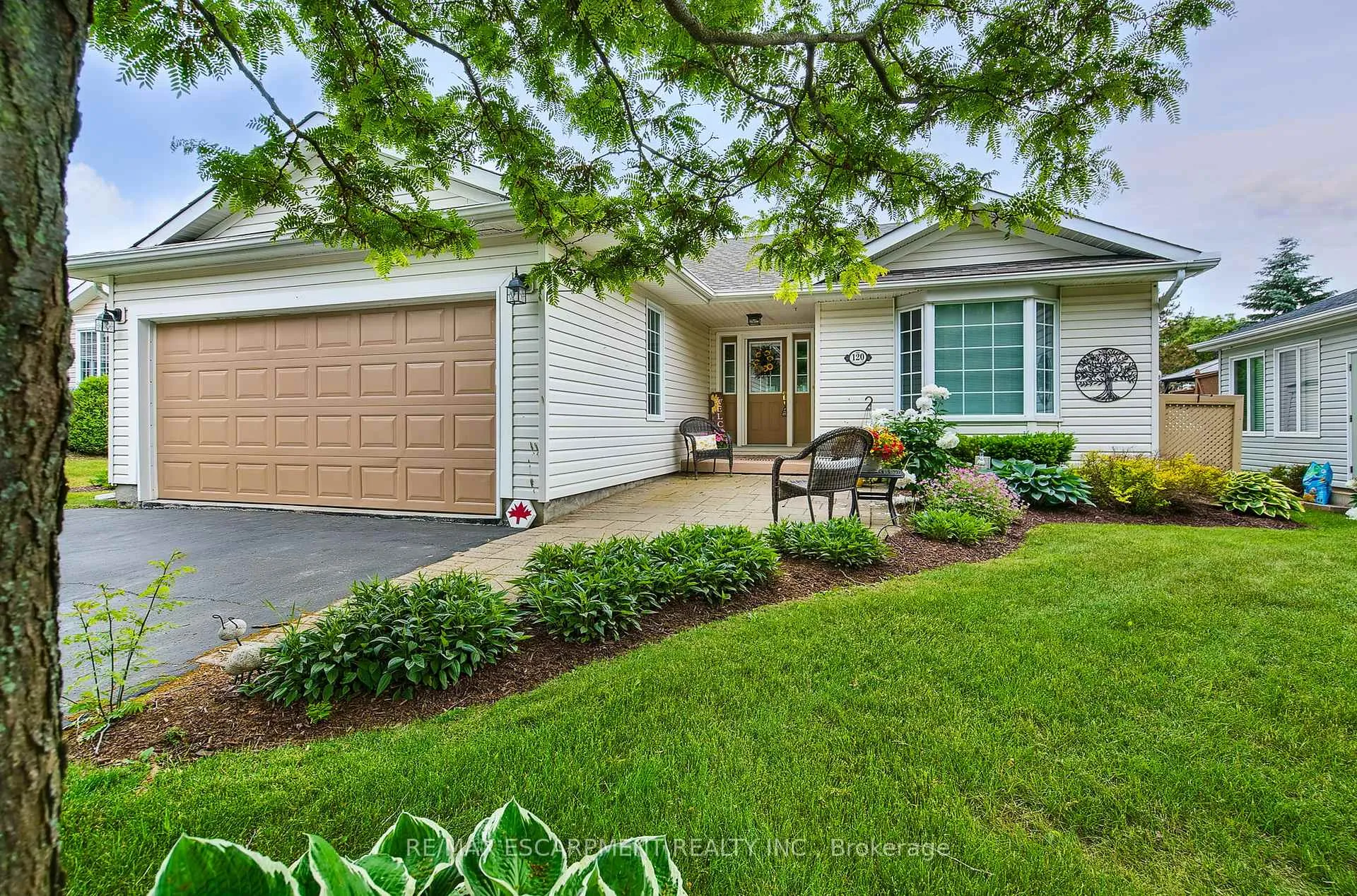 Photo 2 of 120 Glenariff Drive, Hamilton, Rural Flamborough — HOMEH