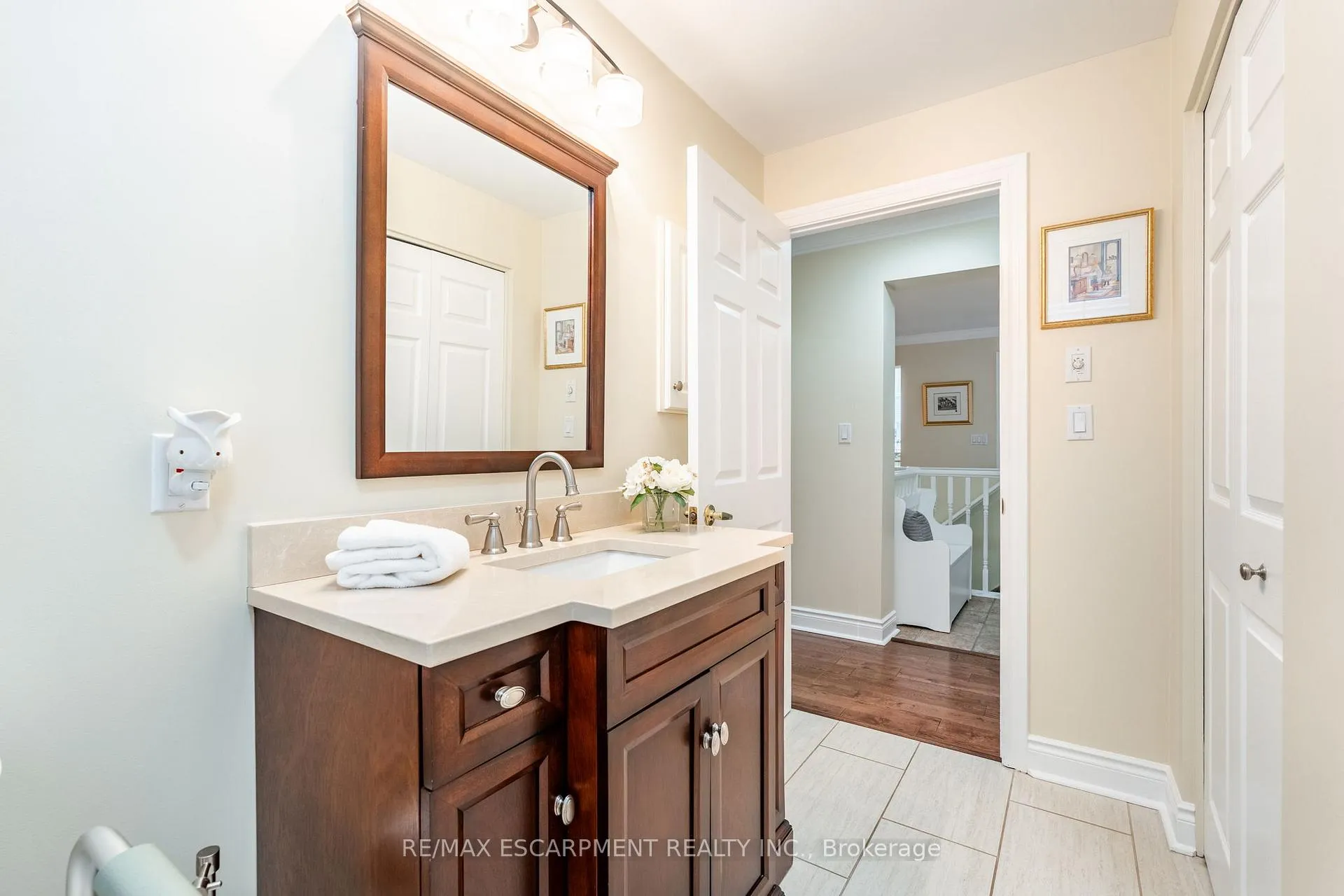 Photo 9 of 120 Glenariff Drive, Hamilton, Rural Flamborough — HOMEH