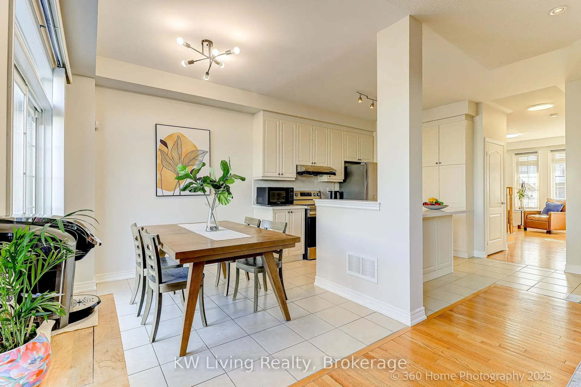 Photo 4 of 157 Hammersly Boulevard, Markham, Wismer — HOMEH