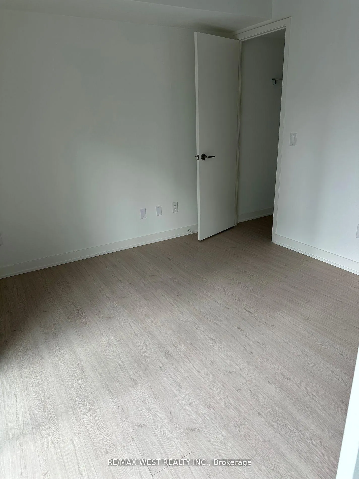 Photo 7 of Unit 805, 65 Mutual Street E, Toronto, Church-Yonge Corridor — HOMEH