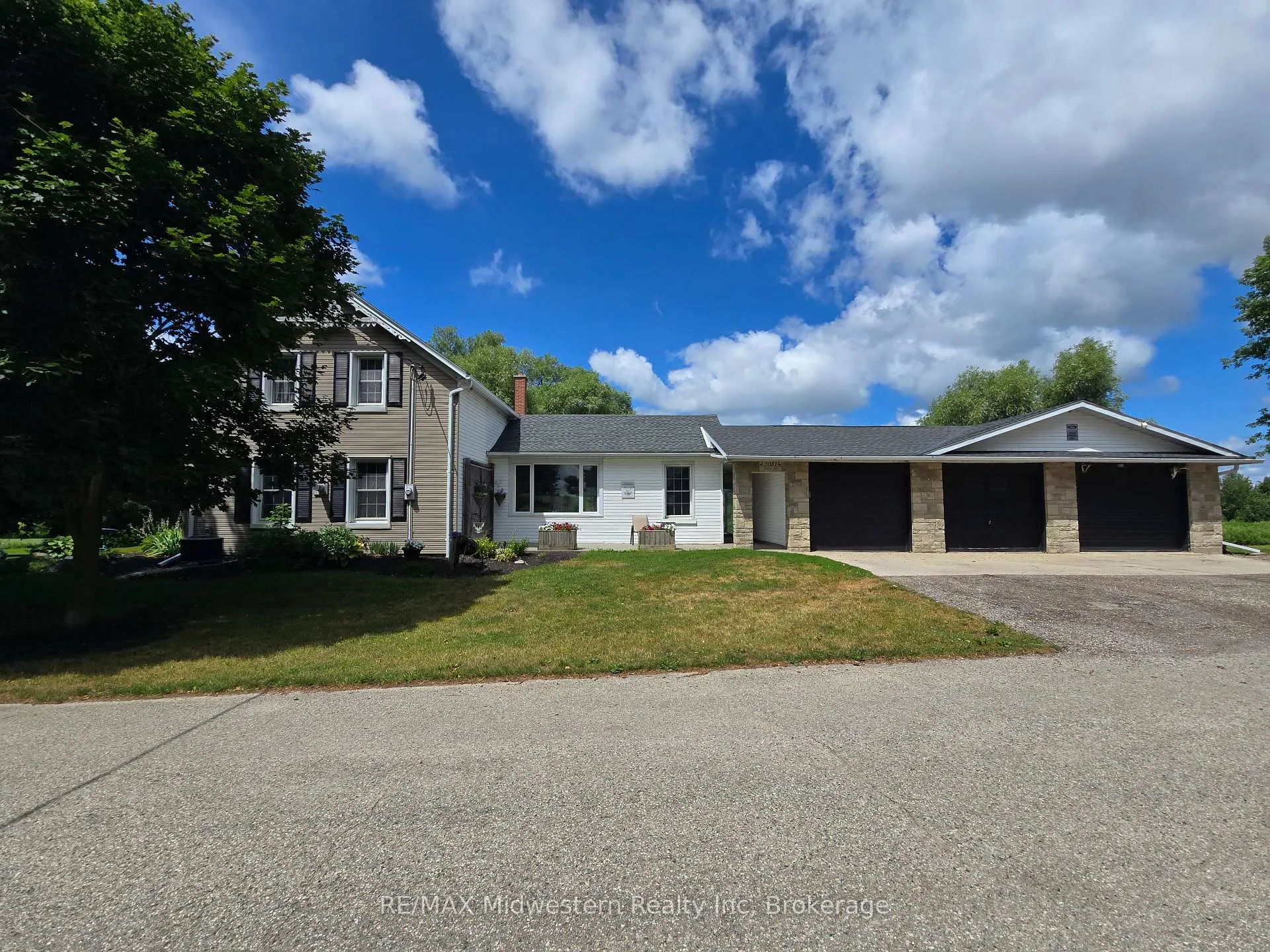 Front of 2081 John Street