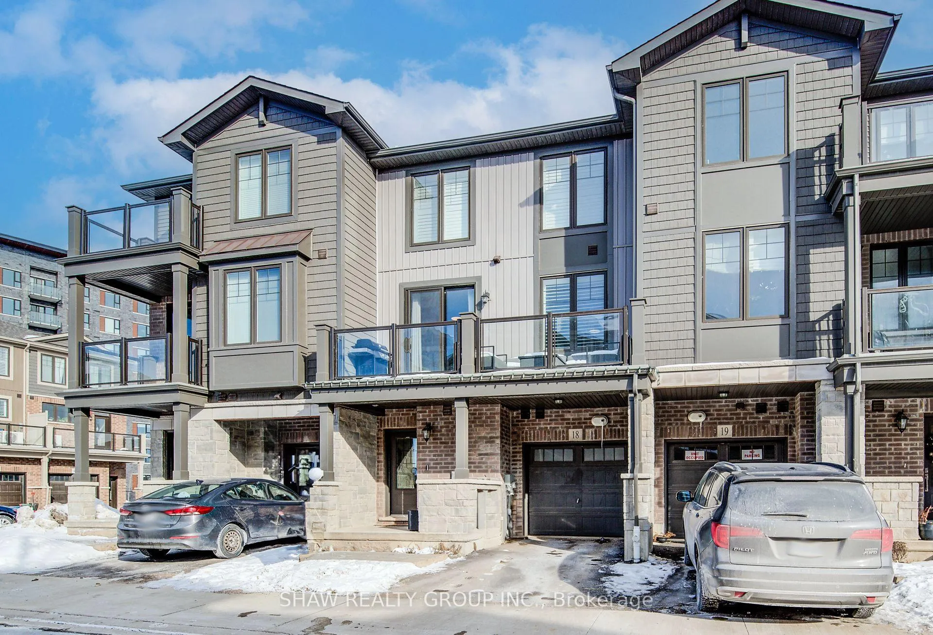 Photo 3 of Unit 18, 100 Hollywood Court, Cambridge — HOMEH